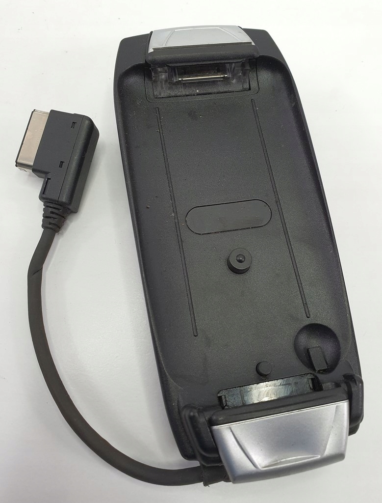 UCHWYT NA TELEFON MERCEDES W207 A2048203951