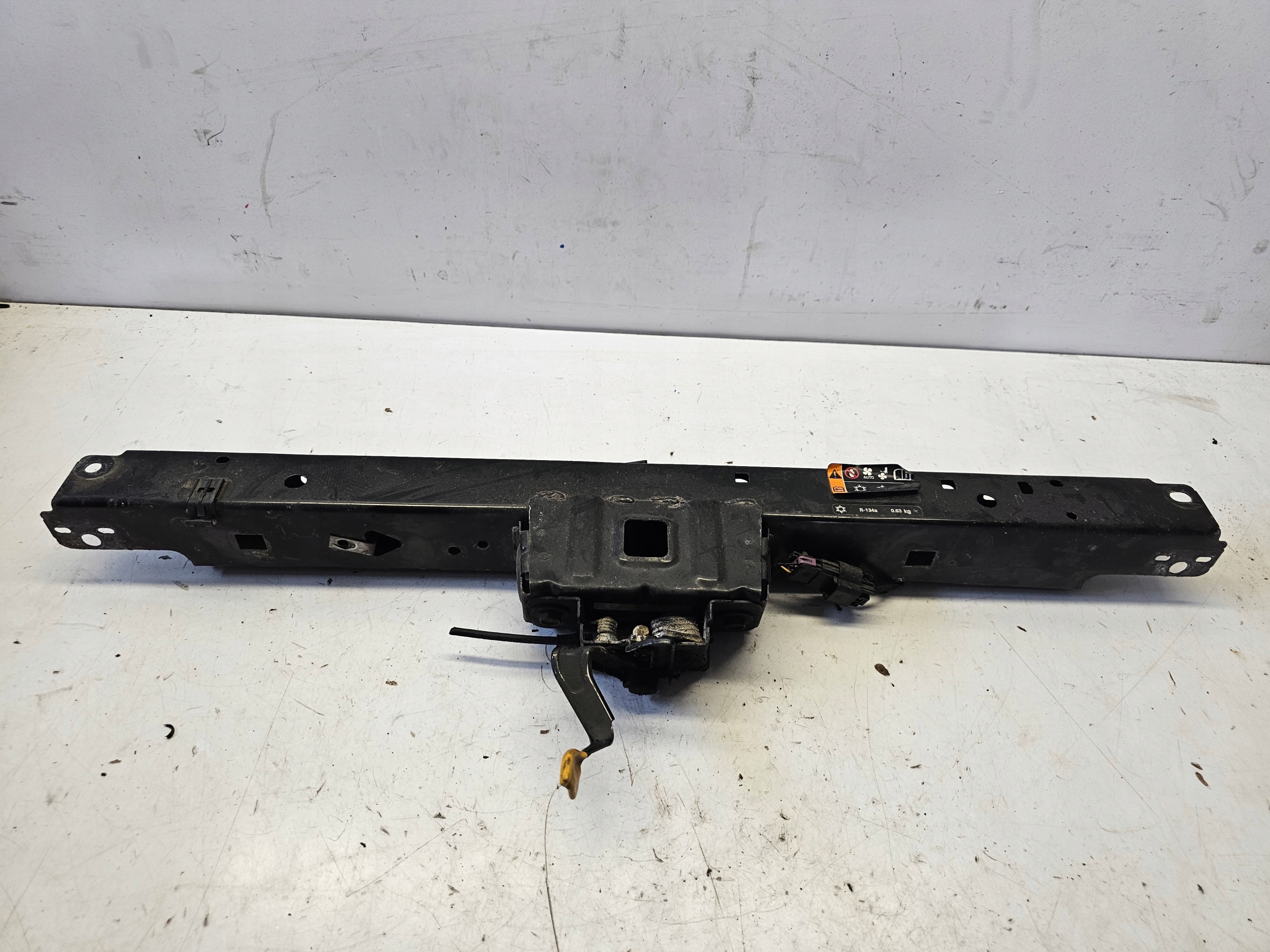 OPEL ZAFIRA C tension belt upper sider pillar front