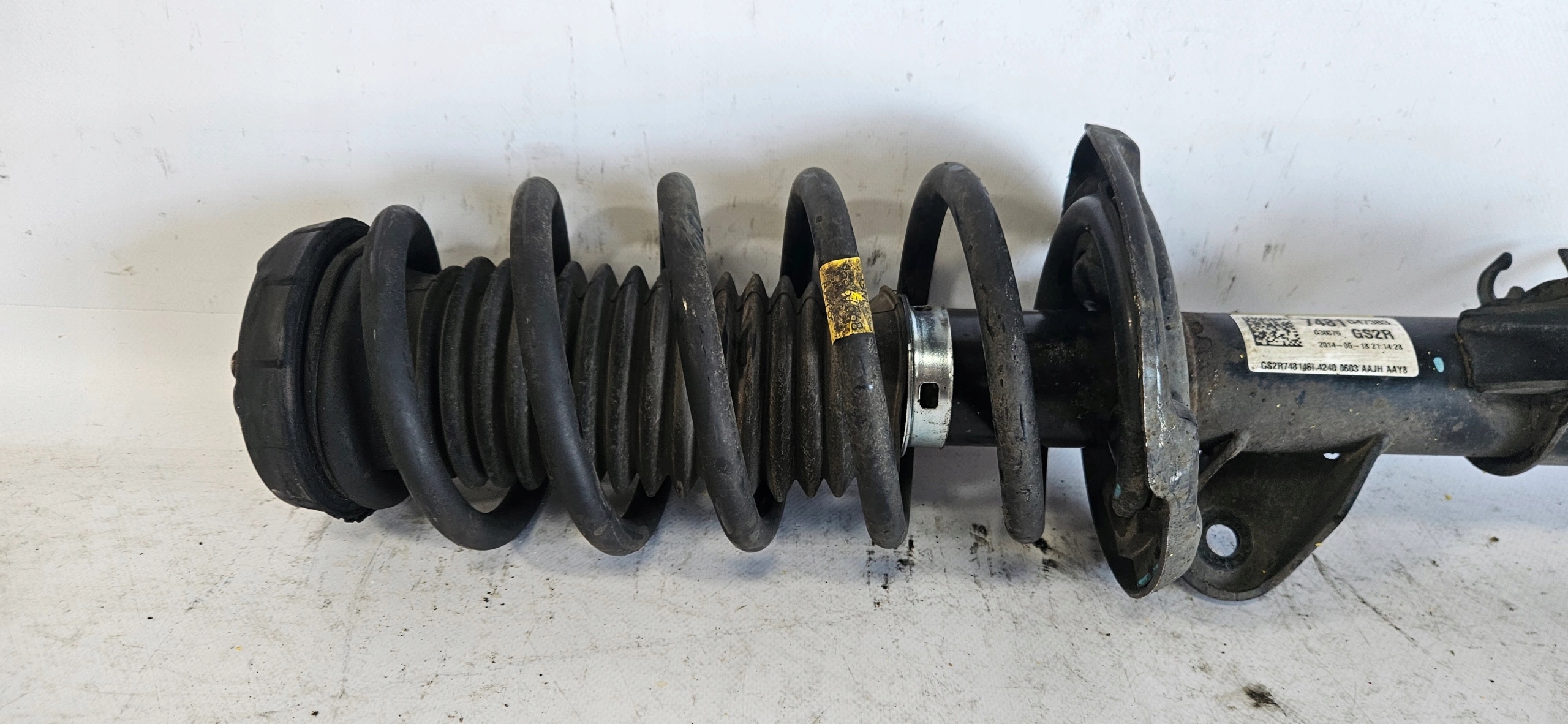 shock absorber right front OPEL MOKKA A 95137358