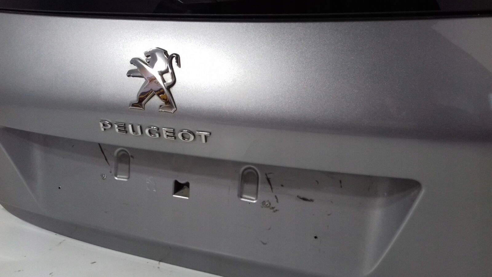 Peugeot 308 HB 2015r boot doors rear part srebrna (637)