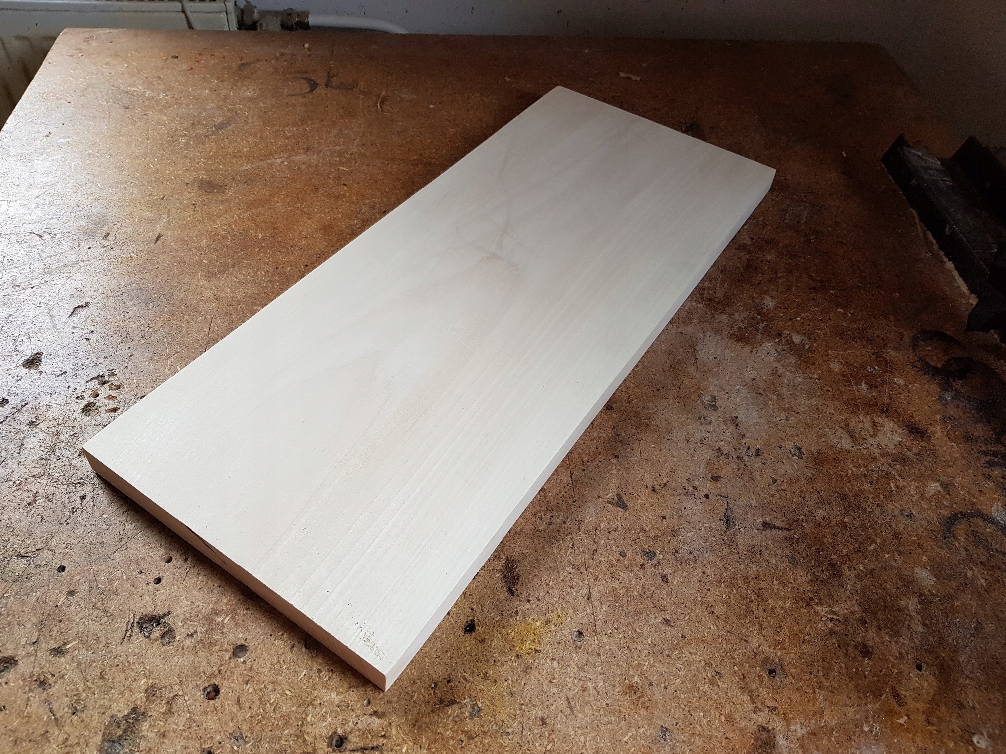 Prkénko lipové 50x20x3,5cm lipové dřevo, kostky.