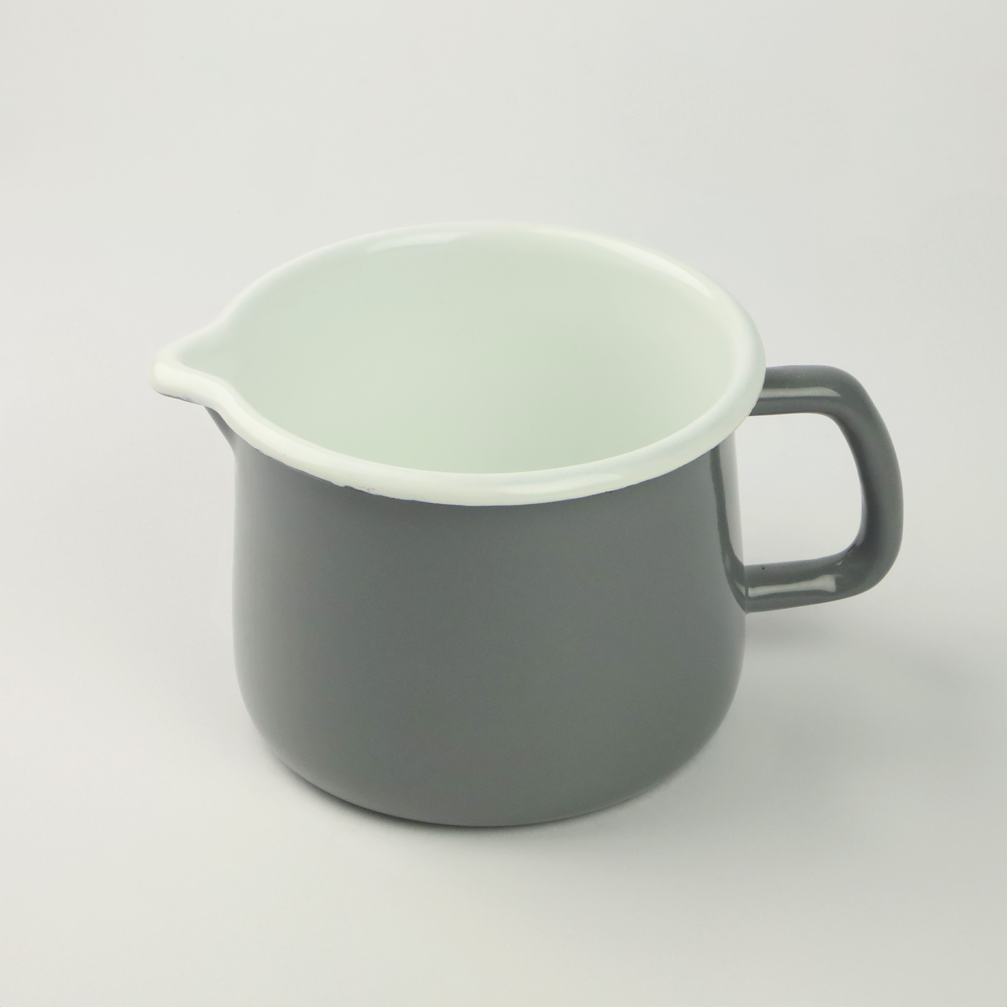 EMALIOWANY KUBEK Z WYLEWKĄ DZBANUSZEK NA KUCHENKĘ Z DZIÓBKIEM 1,7L SZARY