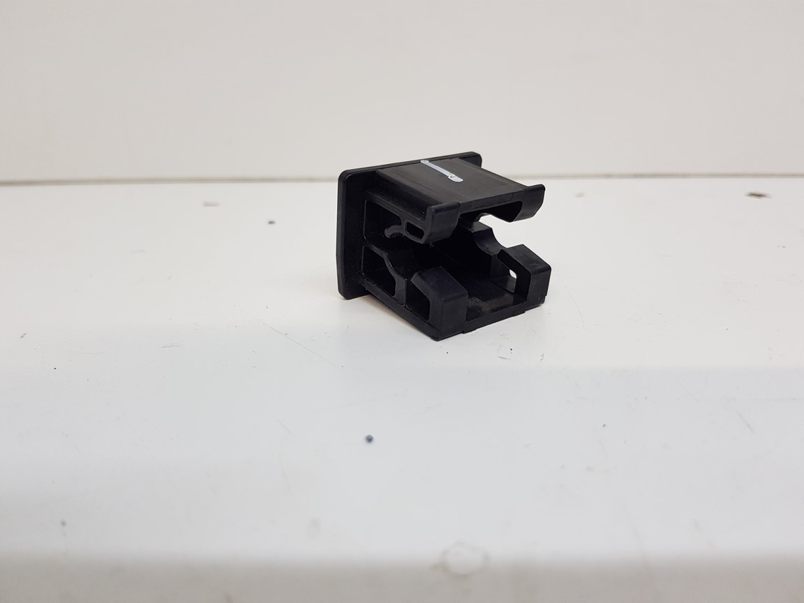 KIA RIO III Supporto staffa Paraurti Anteriore 2011
