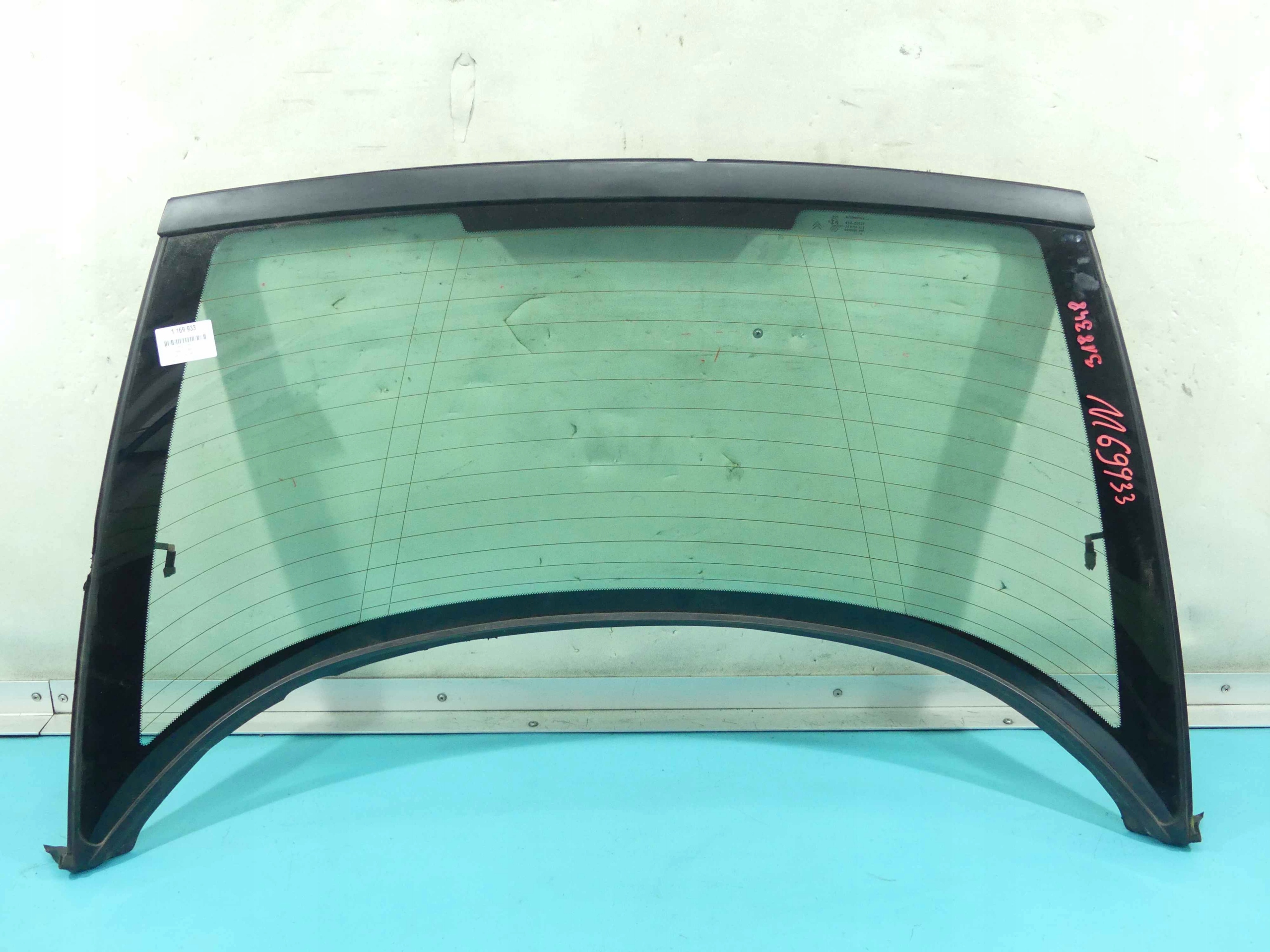 Стекло заднее заднее CITROEN C6 и 08R седан