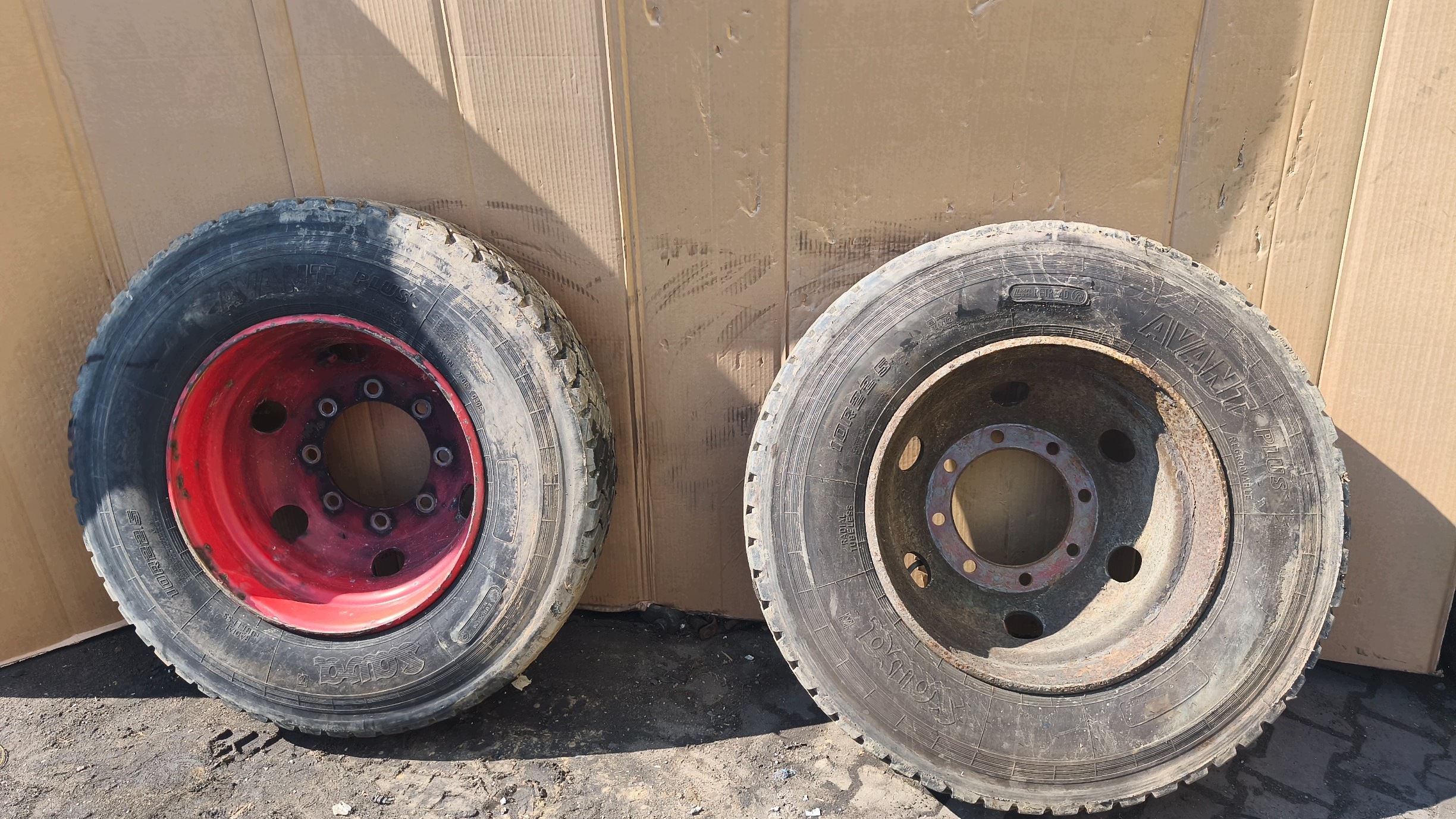 wheels tyres CIEZAROWE 2x SAWA AVANT plus 10R22.5