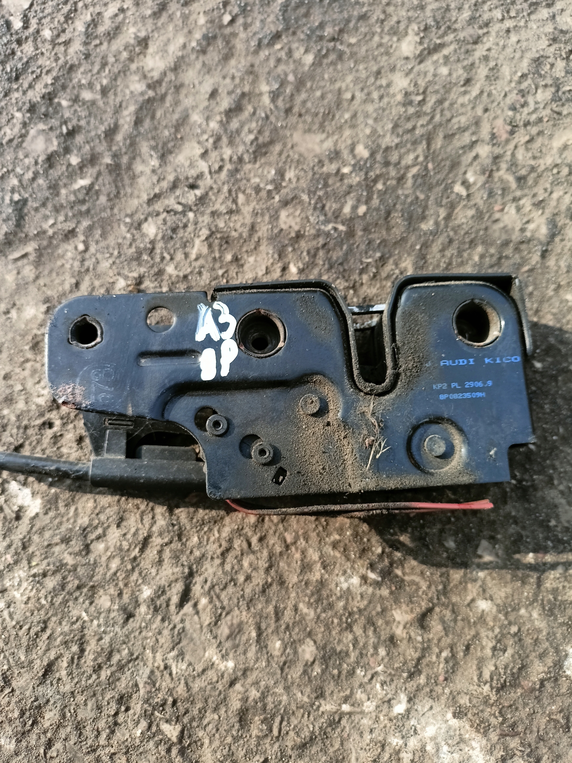 bonnet latch lock AUDI A3 8P 8P0823509H