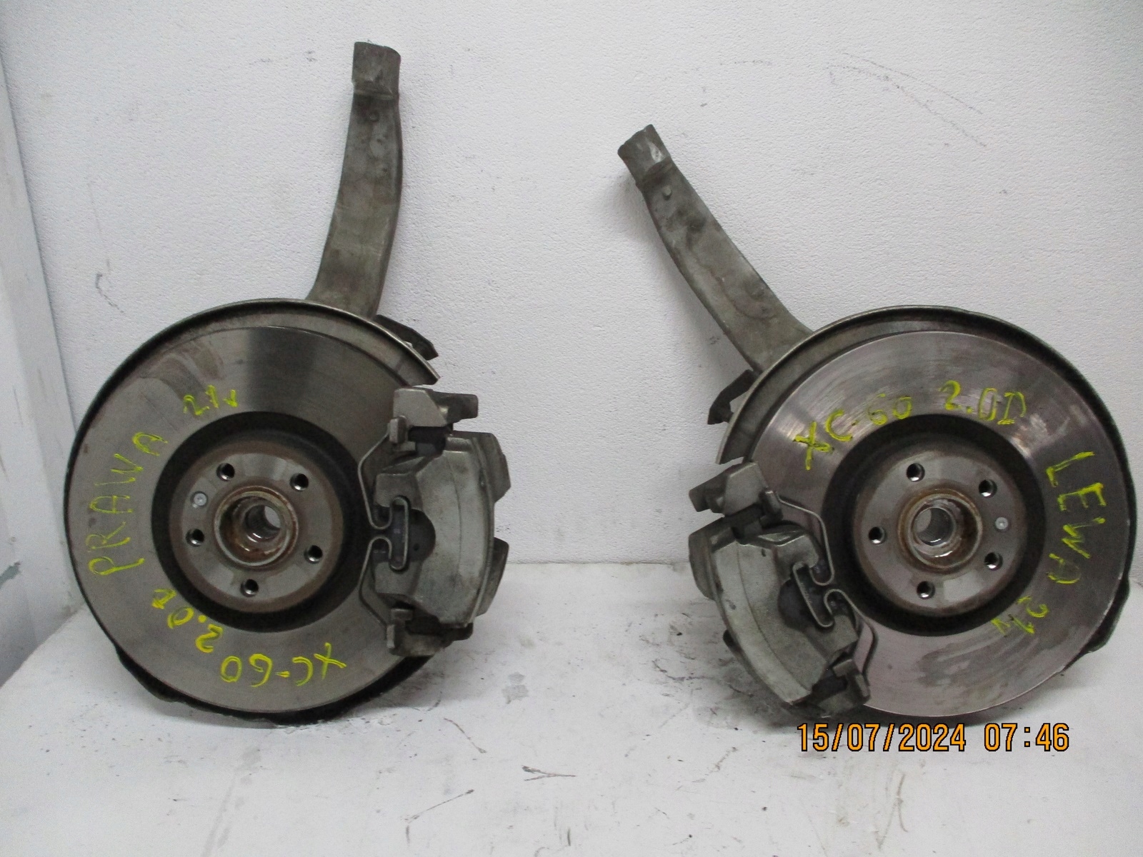 swing front VOLVO XC60 XC 2,0D right left front