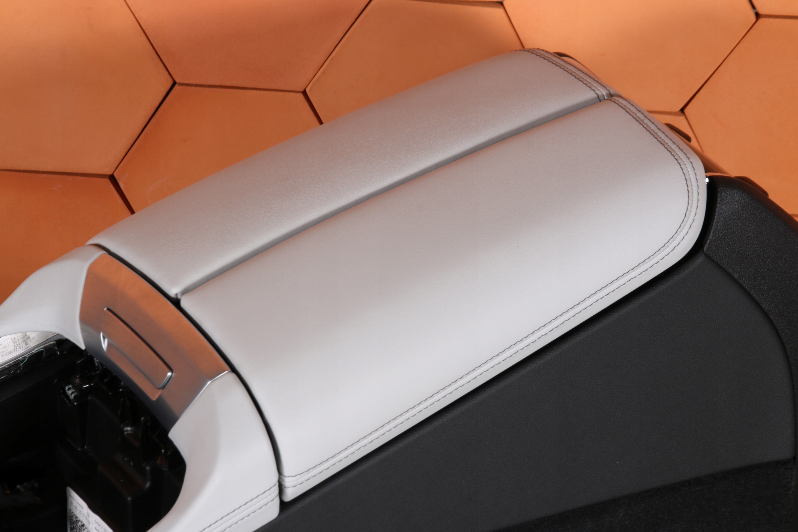 BMW X5 G05 TUNEL central console armrest leather SILVERSTONE