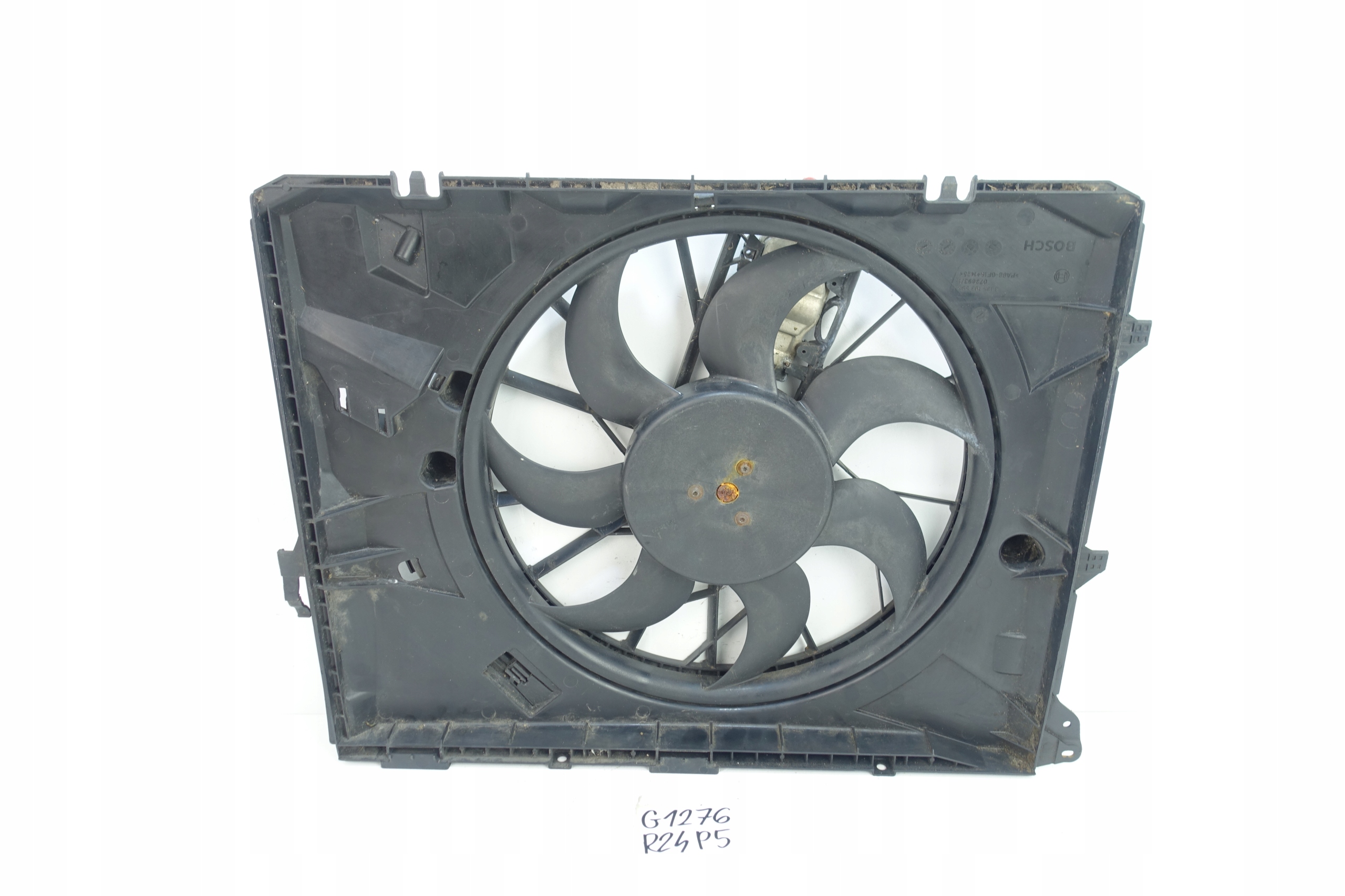 BMW 1 E87 2004- radiator fan damaged 7525116