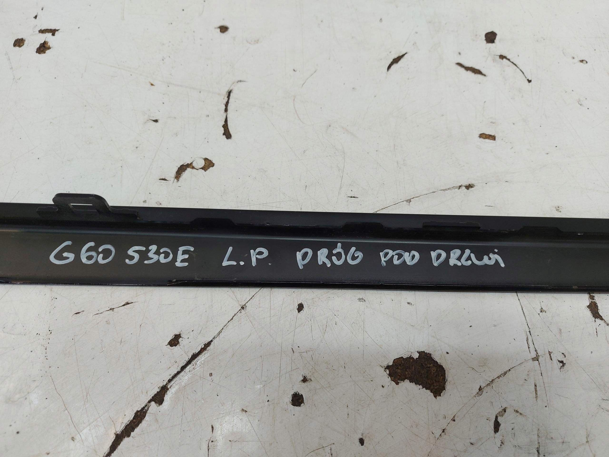 BMW 5 G60 moulding threshold left below door 8084761