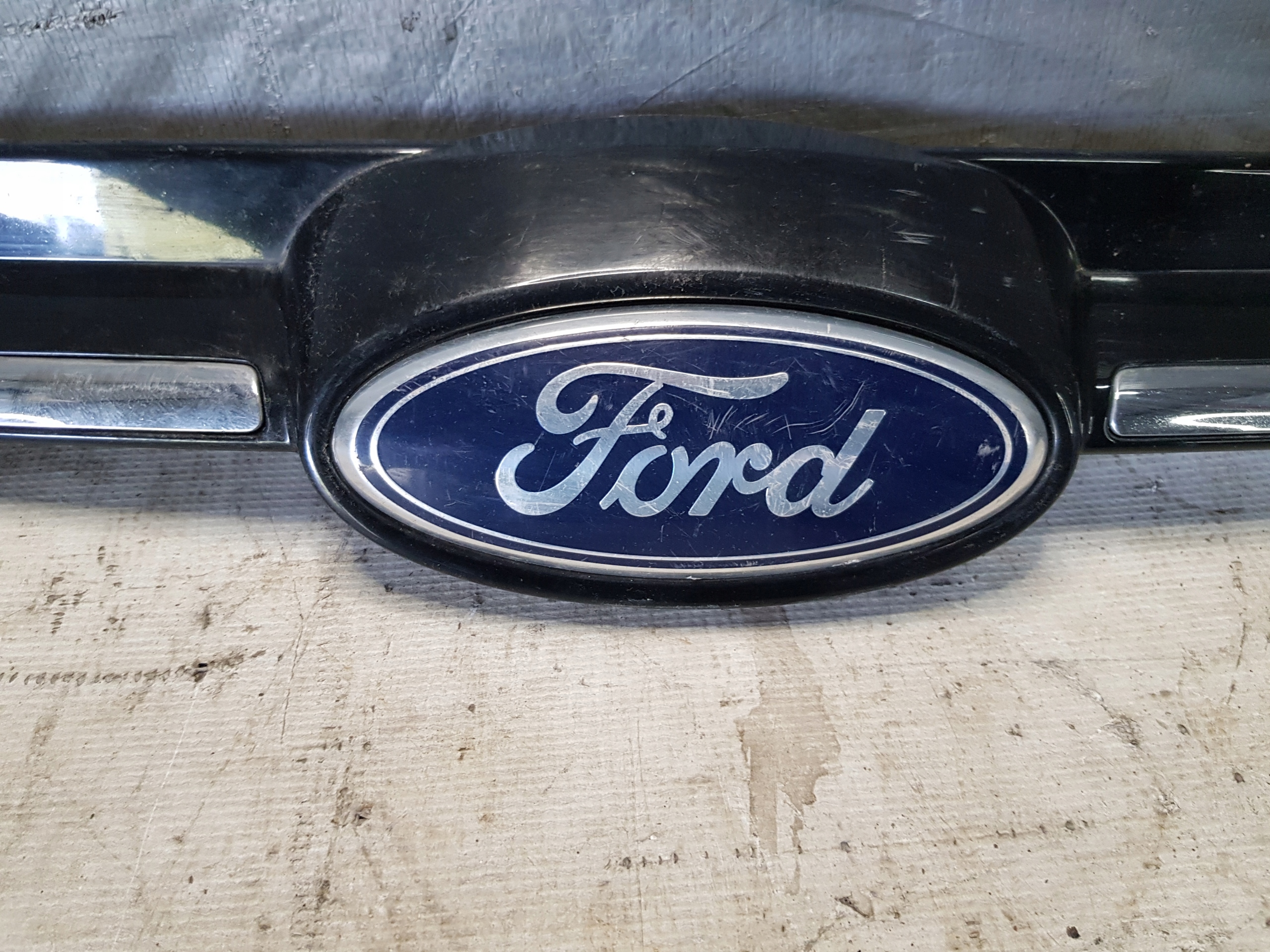 Ford FOCUS MK3 OE BM51-8A133-C Grill