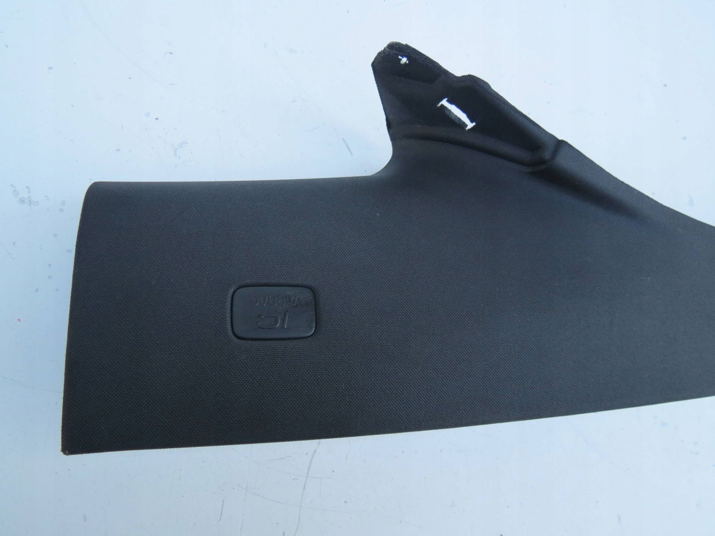plastic cover SLUPKA left VOLVO S90 2.0 V90