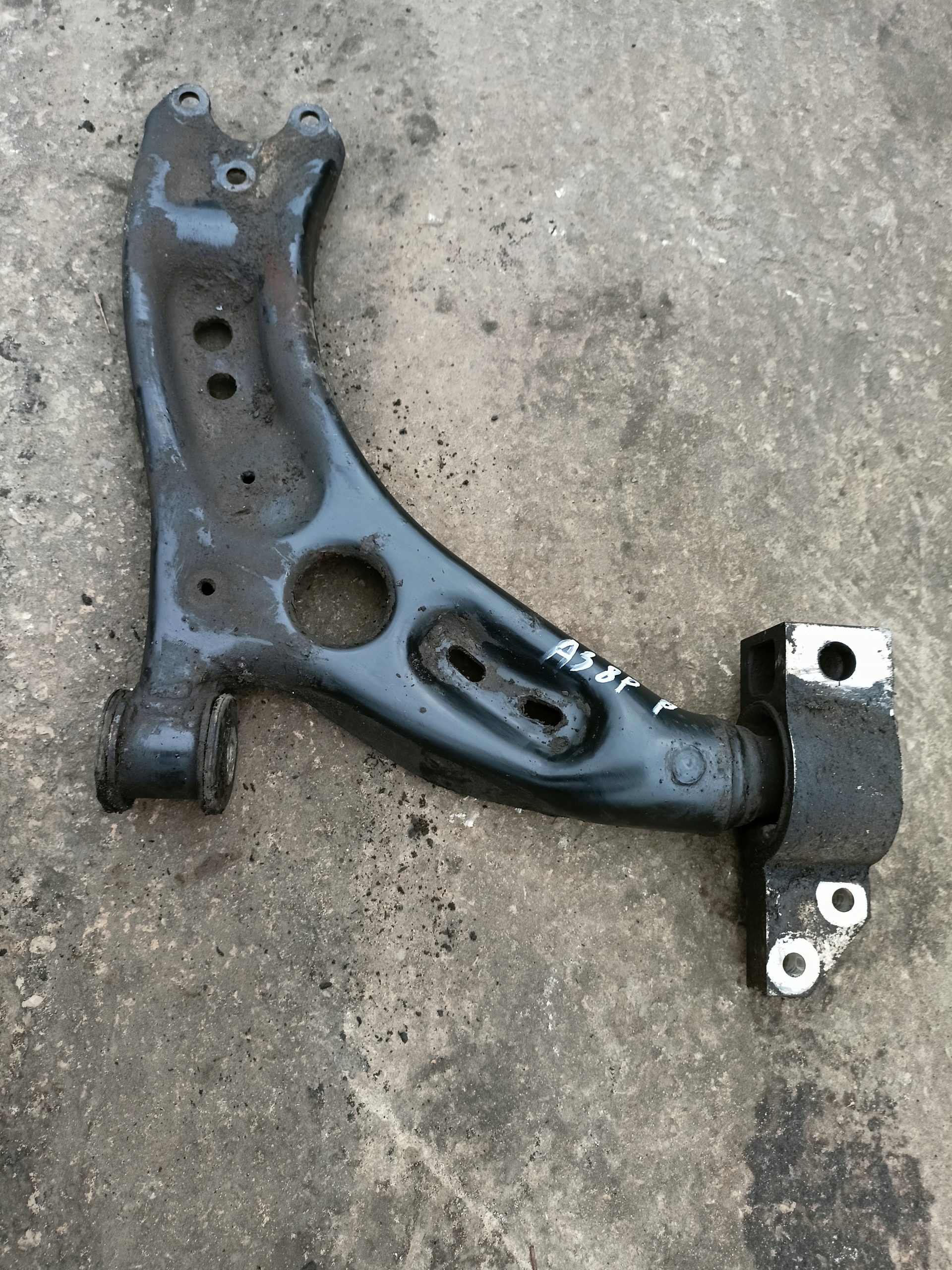 arm right front audi a3 8p