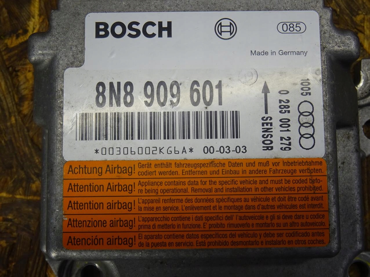 AUDI TT 8N 98-00 MODUŁ SENSOR PODUSZEK POWIETRZNYCH AIRBAG 8N8909601 Typ samochodu Samochody osobowe