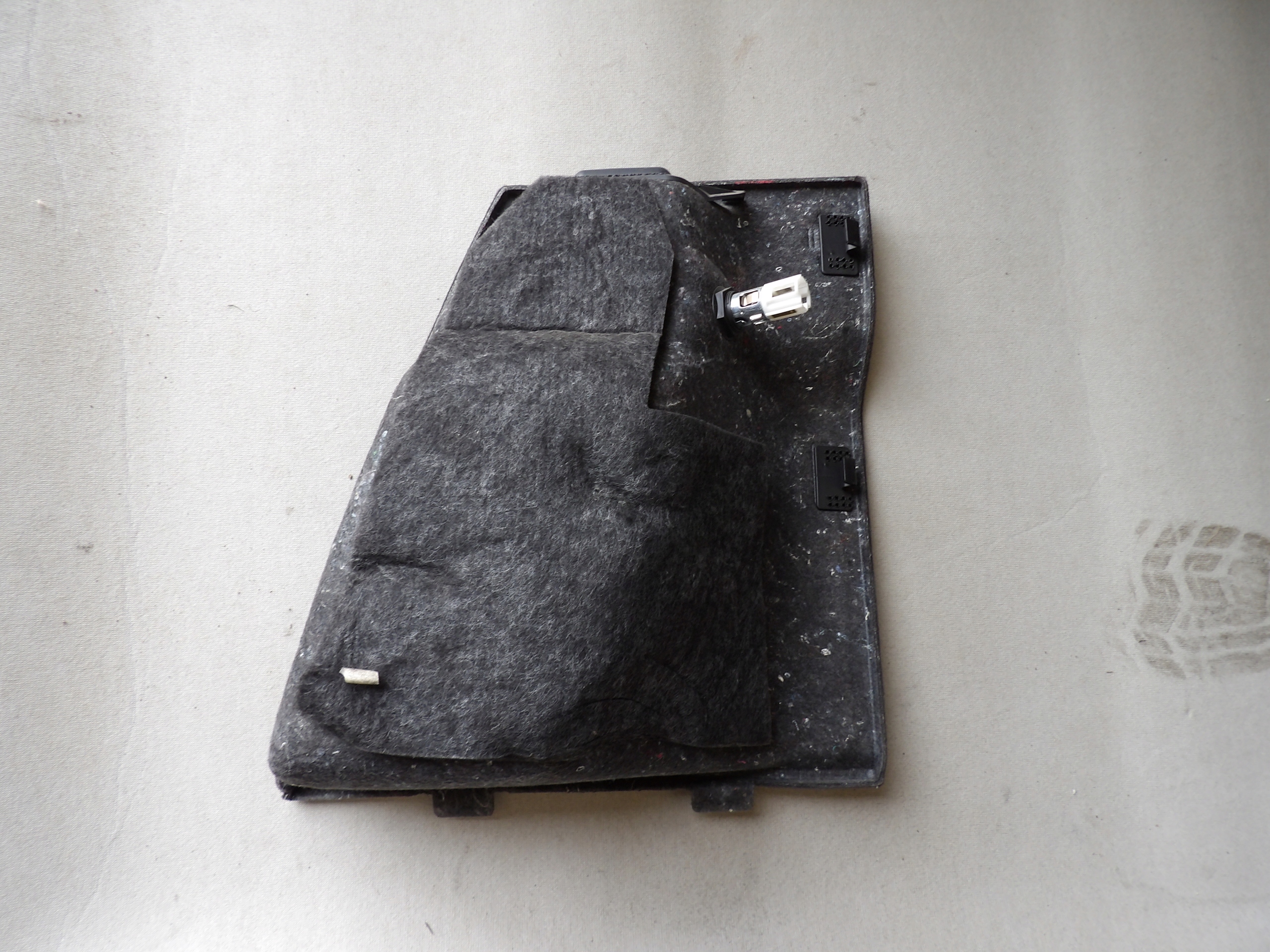 Audi Q5 8R boot upholstery right 8R0863880D