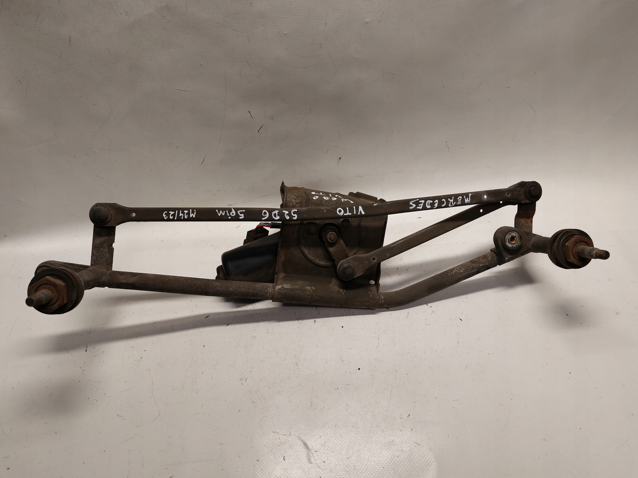 Mercedes wiper mechanism front VITO W638