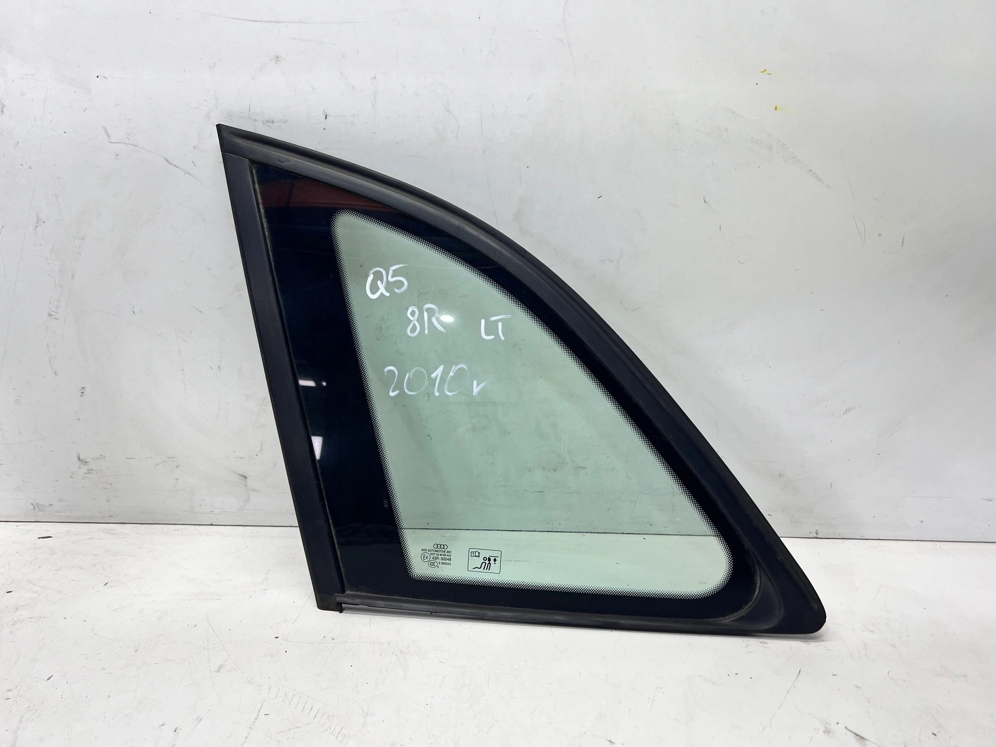 window bodywork CHROM left rear part AUDI Q5 8R 8R0845299 2010R