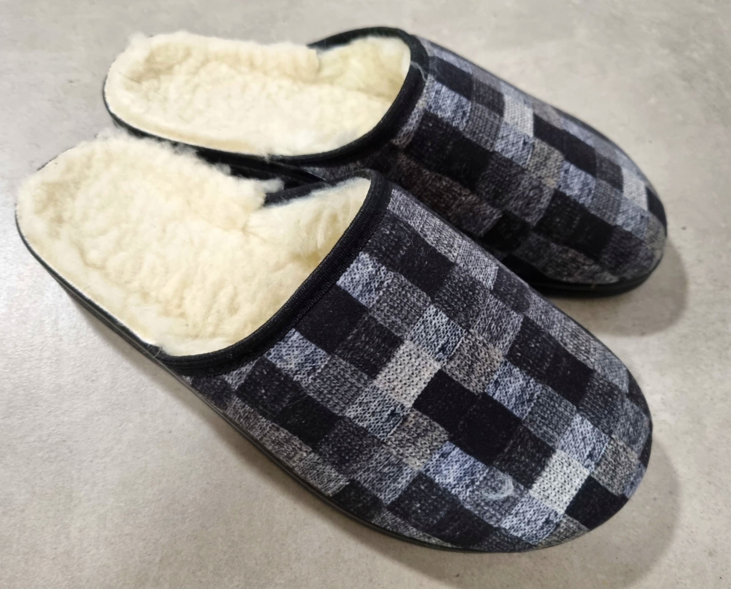 

Kapcie męskie ocieplane futro pantofle domowe r.44