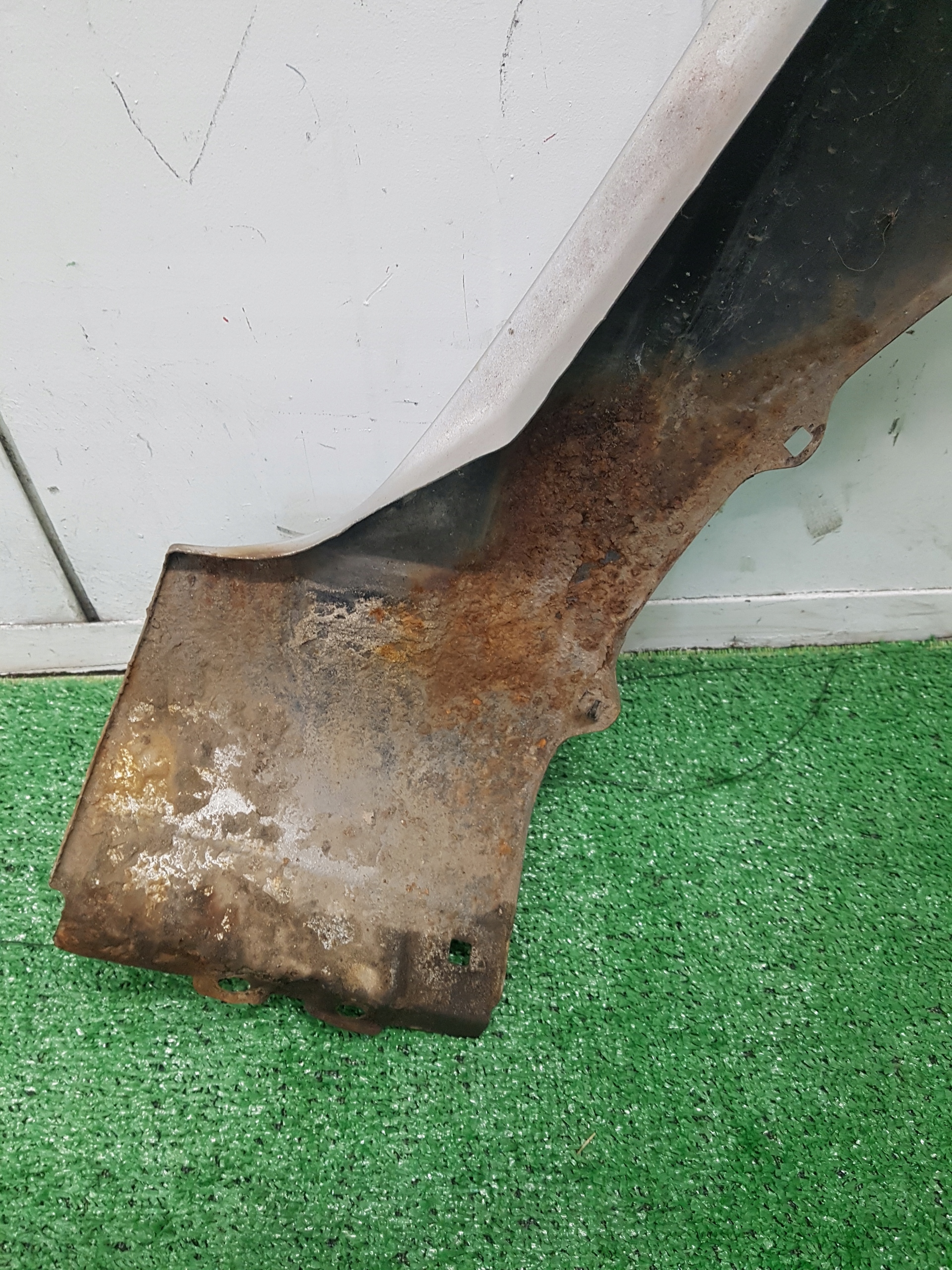 fender left front KIA CEED
