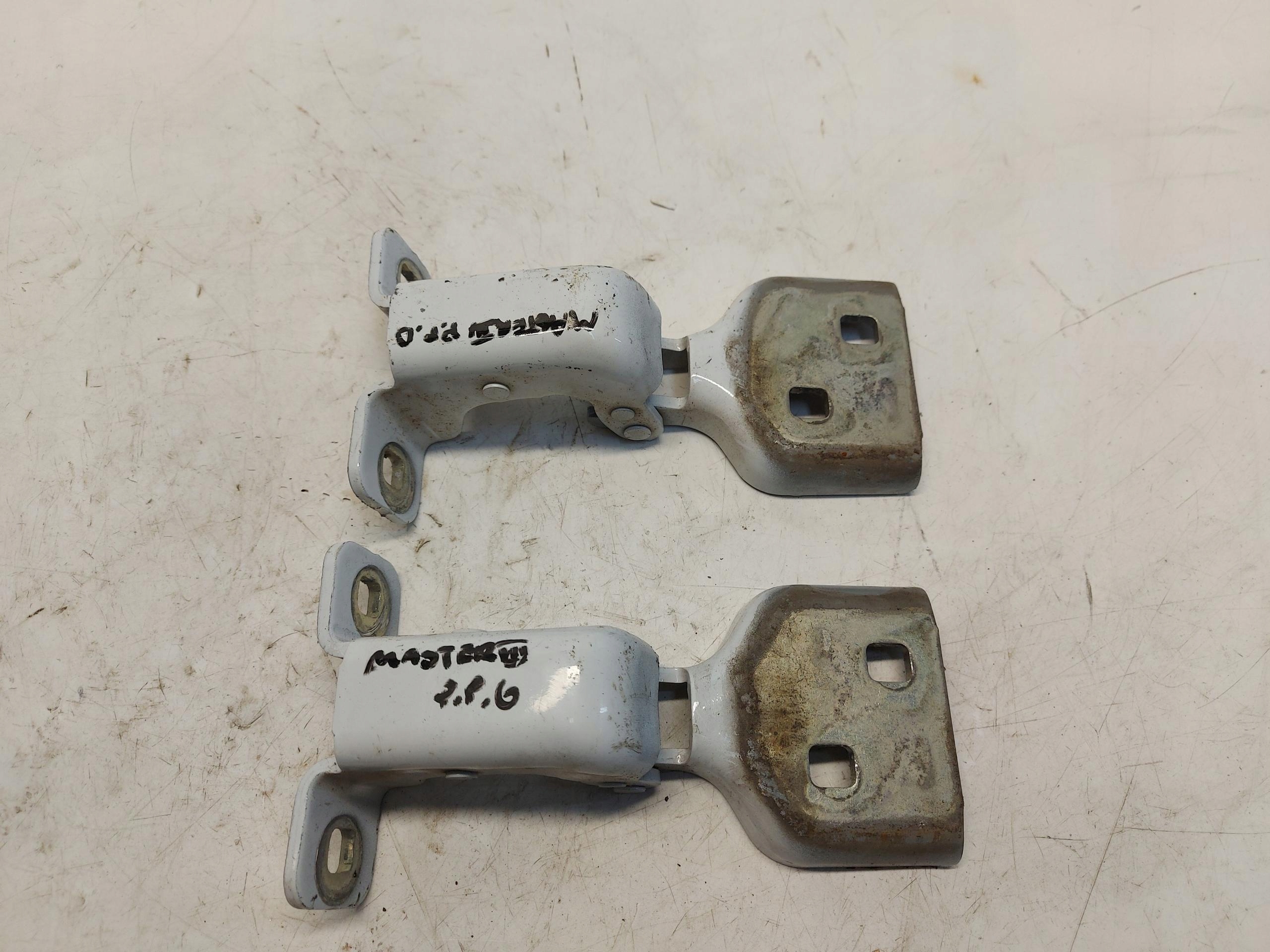 Renault Master III LIFT , 2023 hinge door right front upper lower kpl