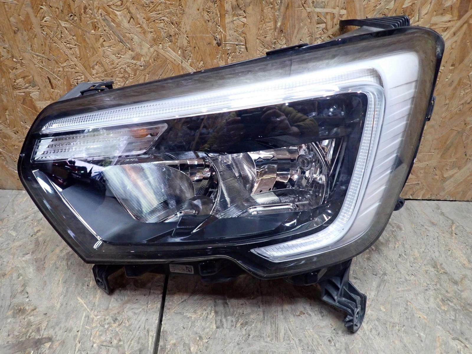 light left REFLEKTOR left RENAULT MASTER 3 III LIFT 2019-2024R 260607867R