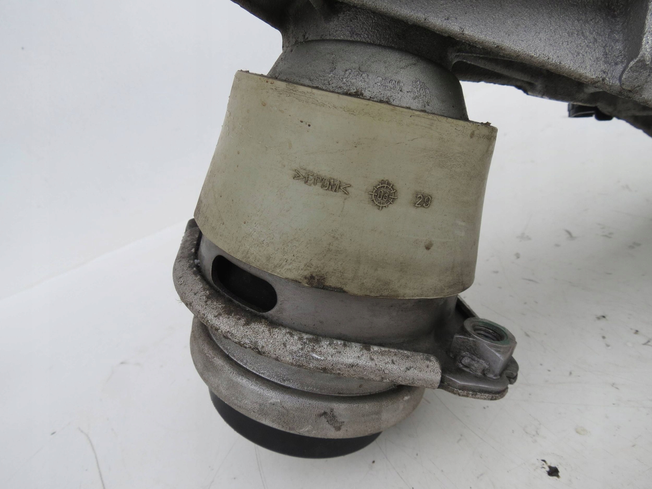holder engine mount PORSCHE CAYENNE and 7L5 4.8 V8 9481022151R