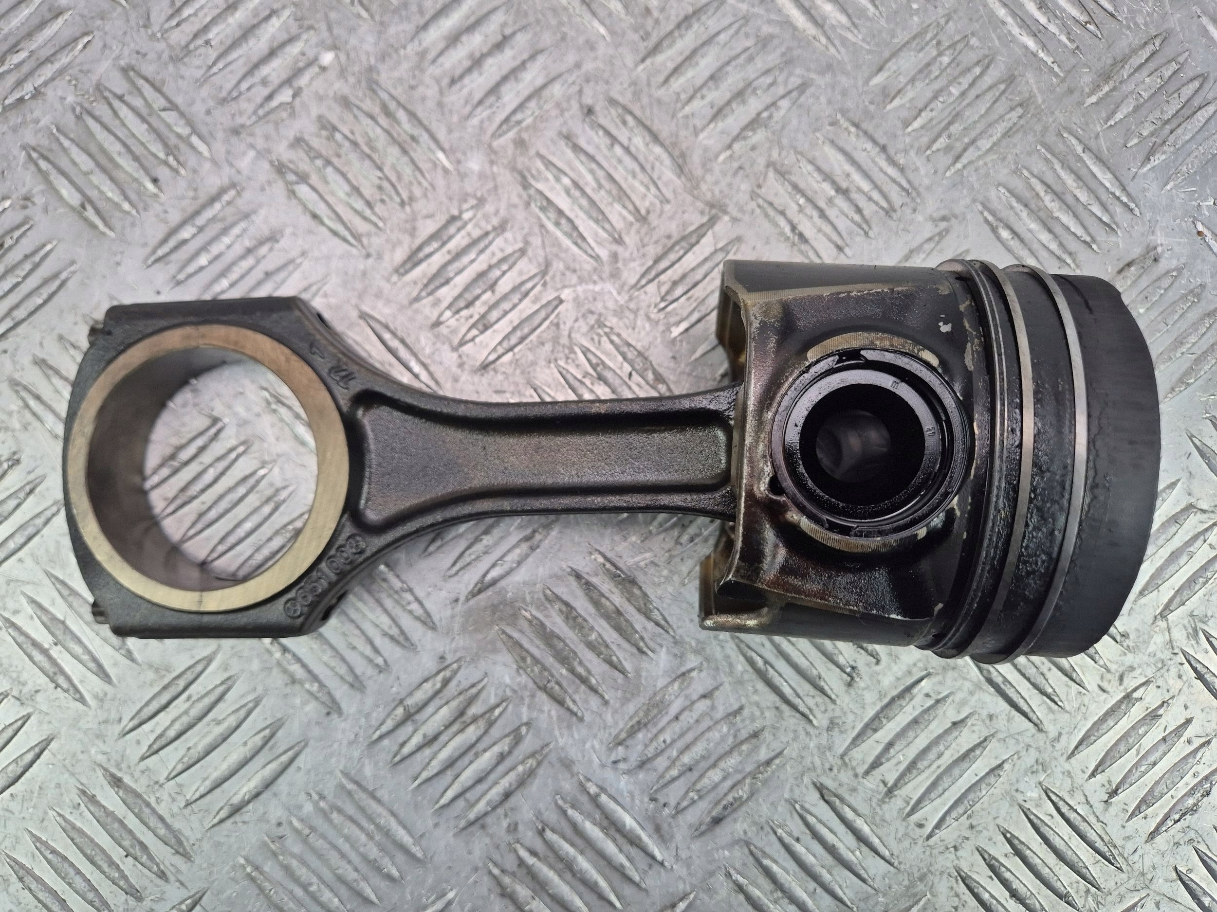 piston with connecting rod Mercedes 651.911 C220 CDI W204 65100