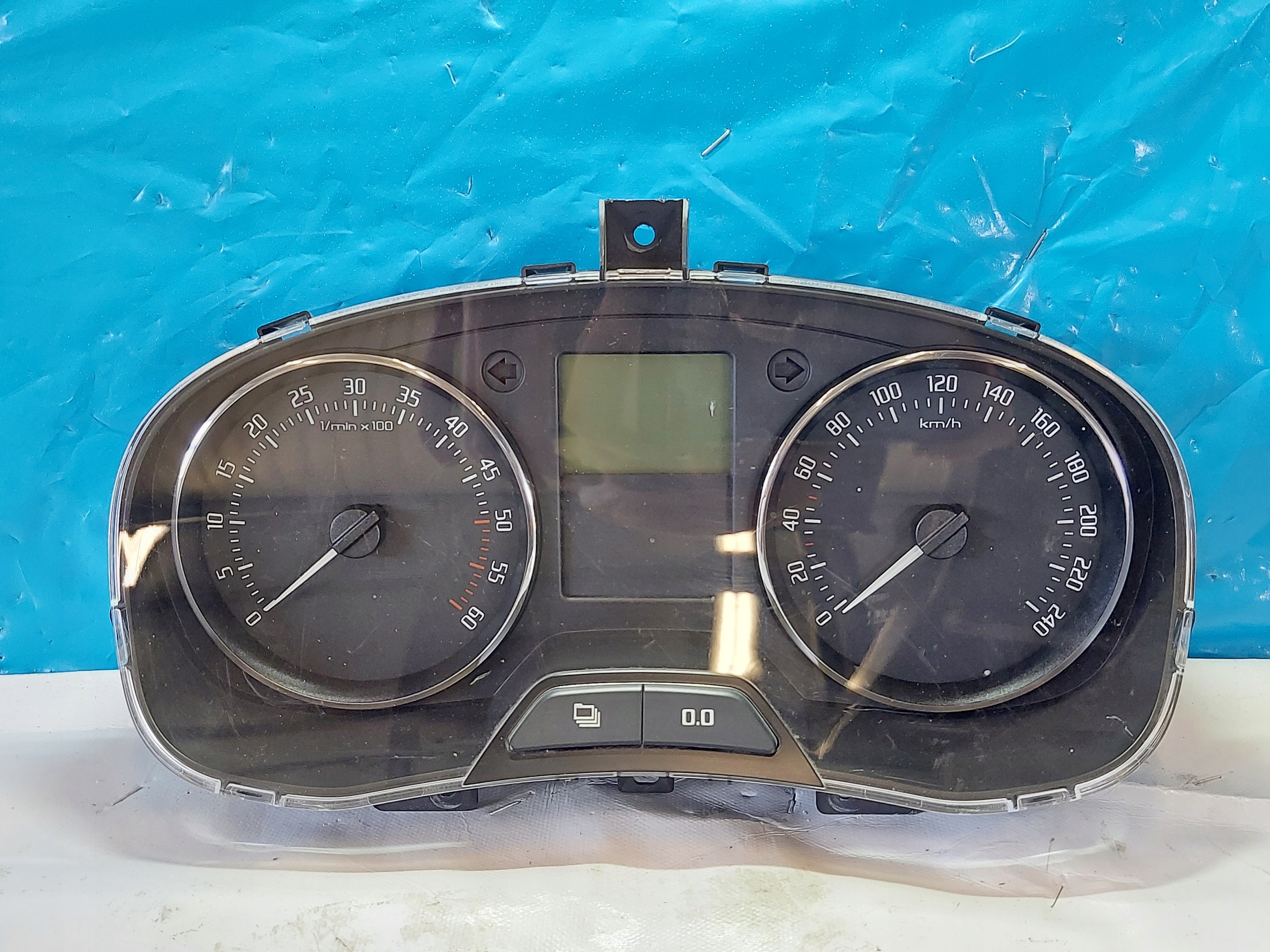dials clock SKODA FABIA II 1.2 TDI 5J0920811D