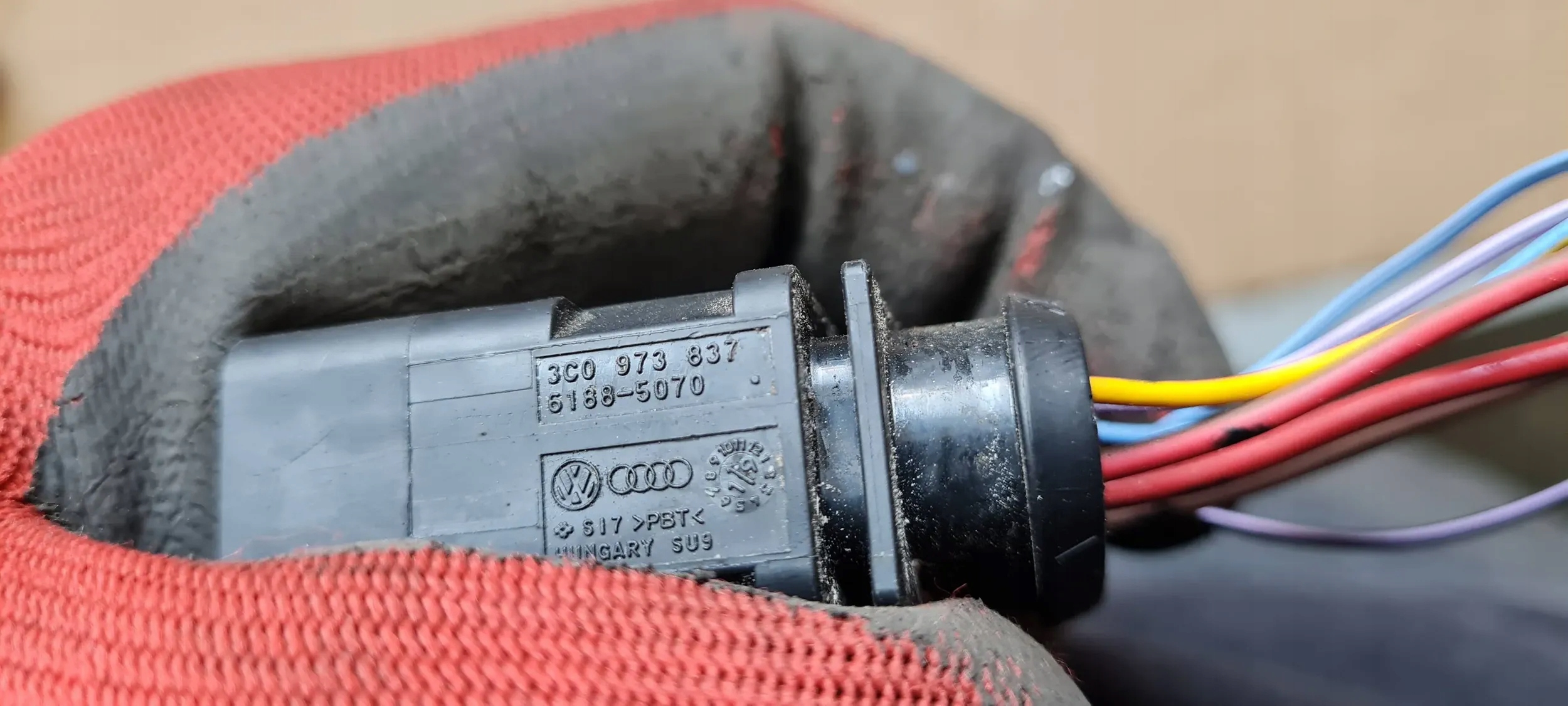 Q5 80A SQ5 connecting spoiler connector connector 3C0973837 A4 B9 8W A5