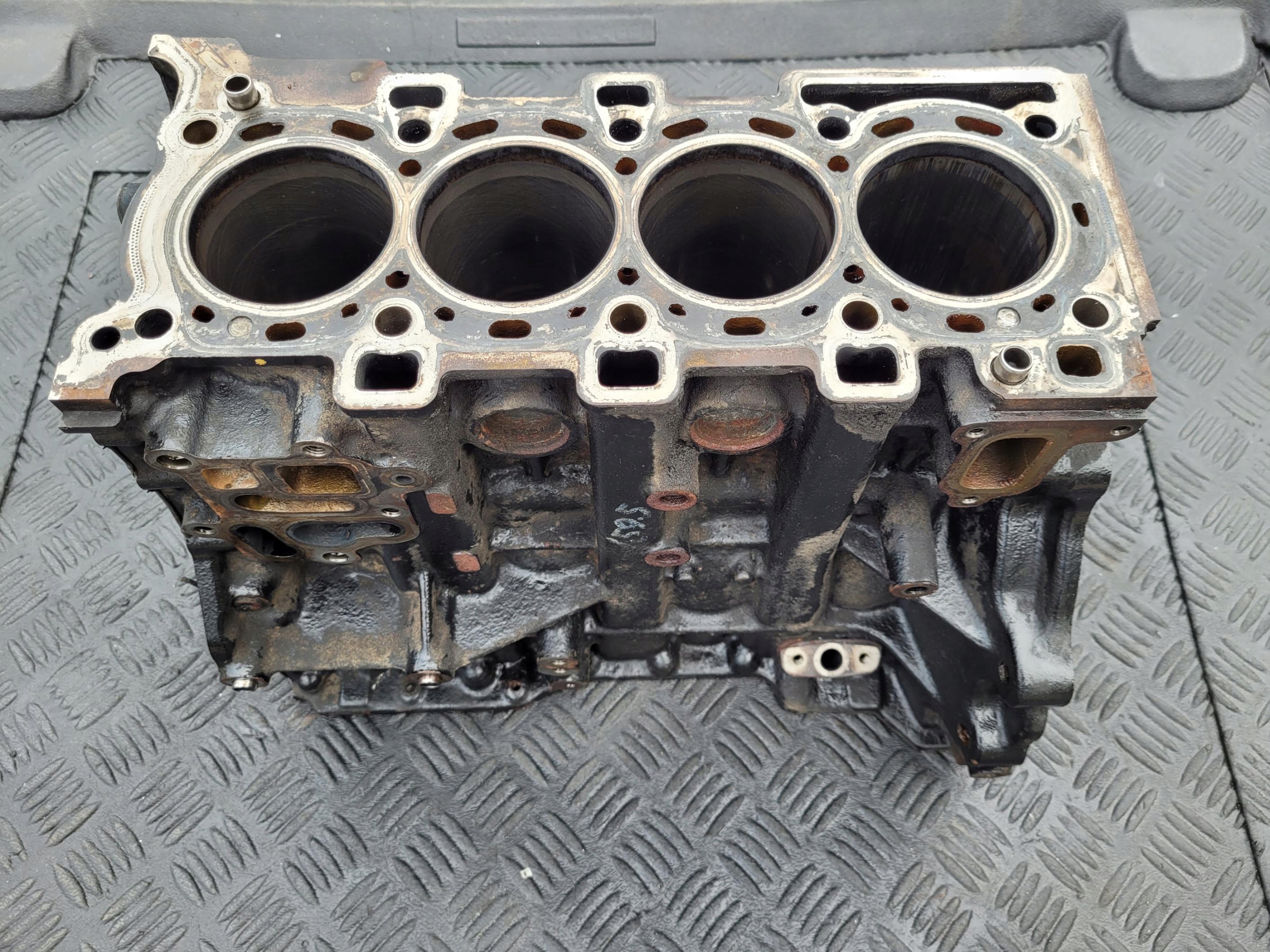 BLOK Motore SSANGYONG TIVOLI XLV 1.6 D e-XDi