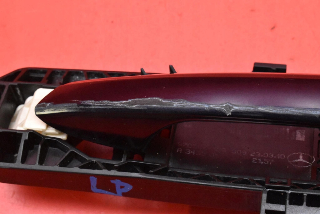 handle left front front GRANATOWA MERCEDES C-KLASA W204 07-12