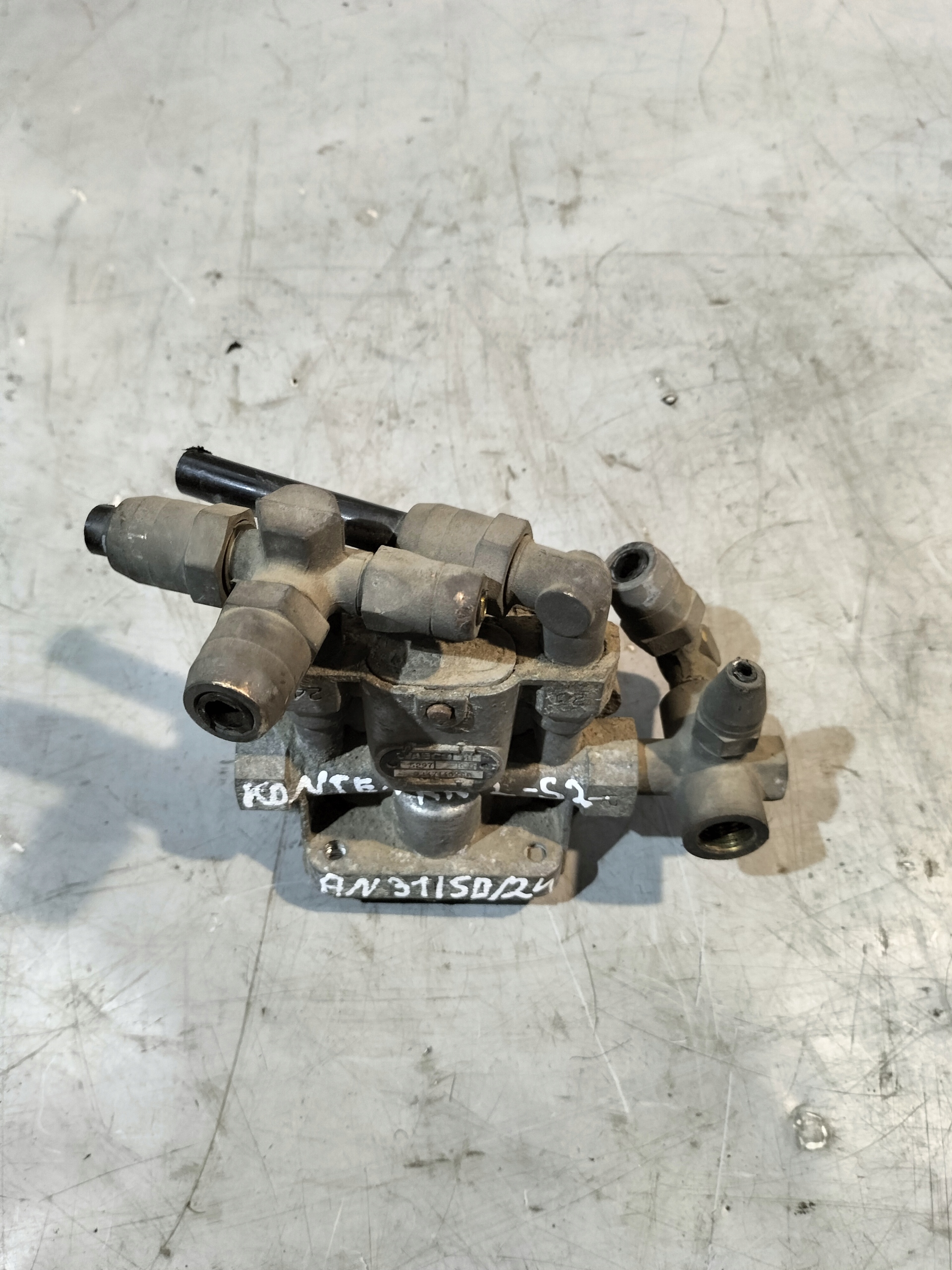 Sensor luft czteroobwodowy scania r 9347140280