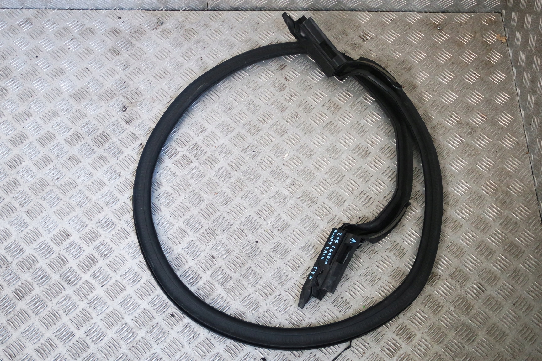 USZCZELKA KLAPY DACHU CABRIO TYL MERCEDES S W217