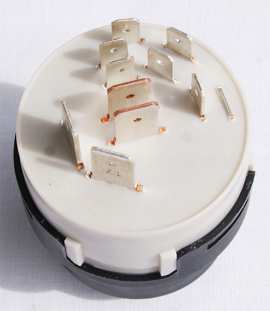 Stacyjka zapłonu pasuje do CASE JCB John Deere New Holland Claas włącznik Numer katalogowy części 70596029