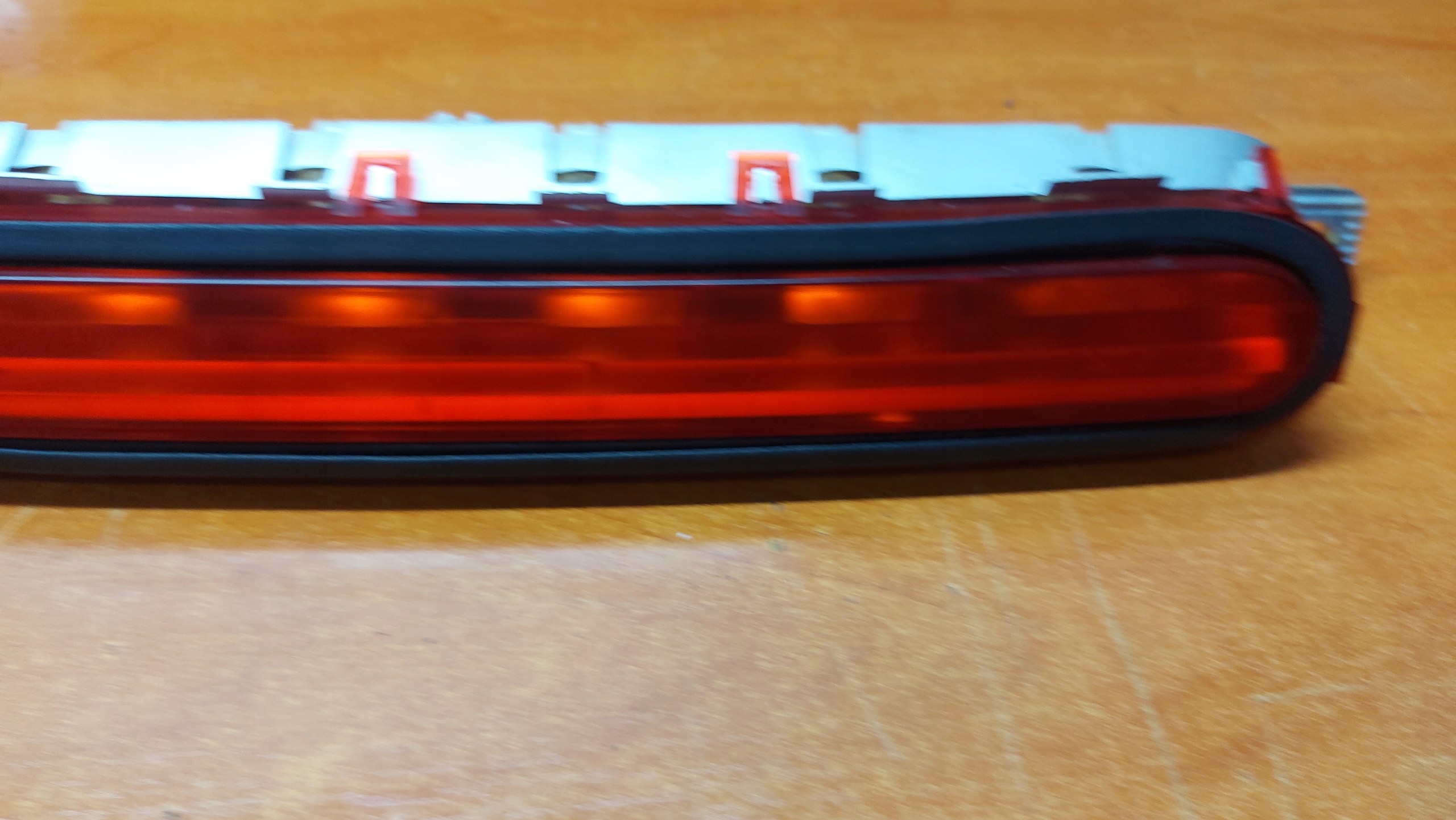 light STOPU SRODKOWE TOYOTA COROLLA VERSO 04