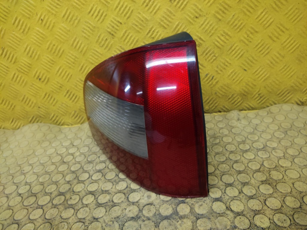 AUDI A3 8L Licht rechts heck 8L0945096