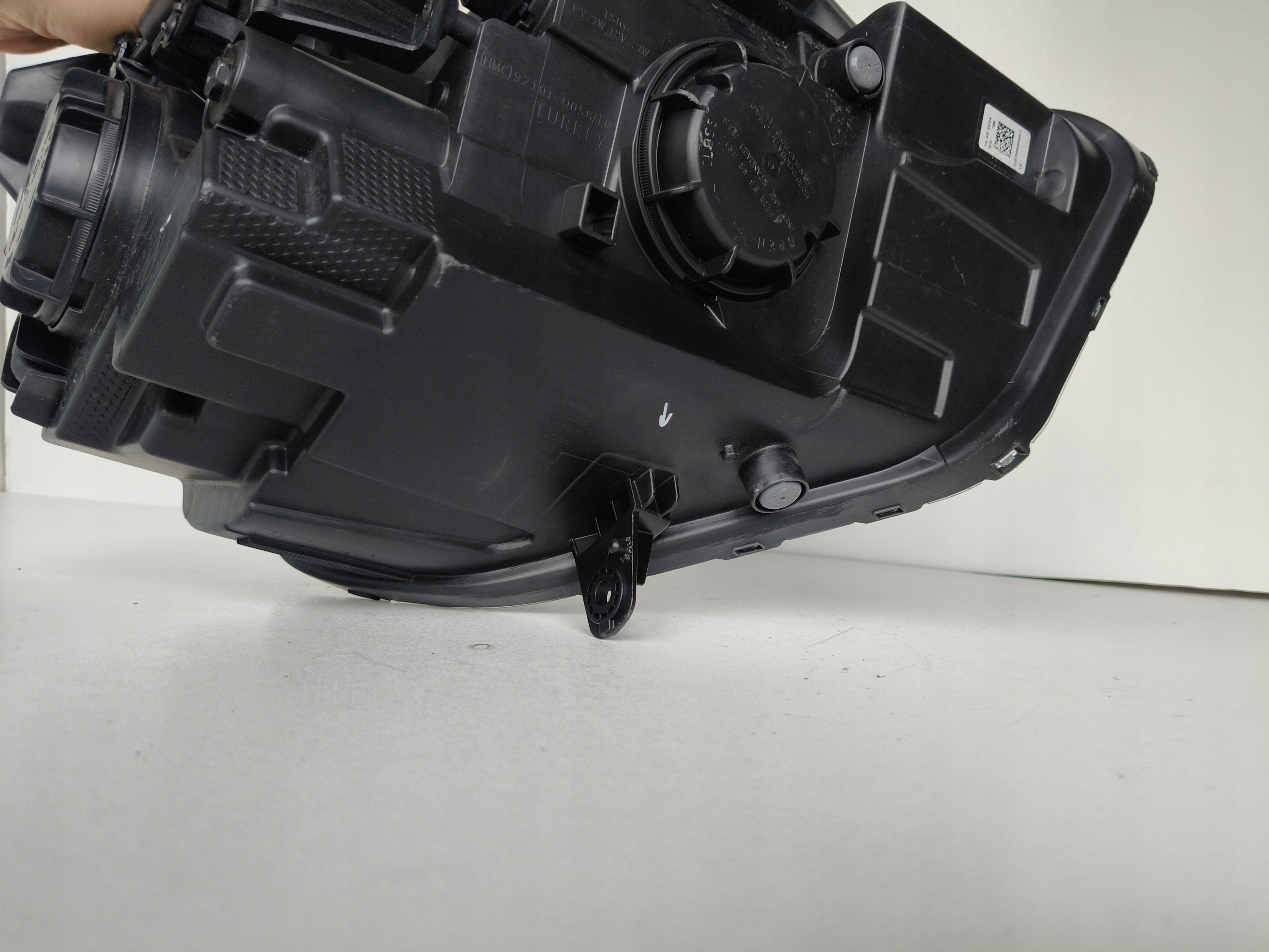 light left REFLEKTOR HYUNDAI BAYON 21