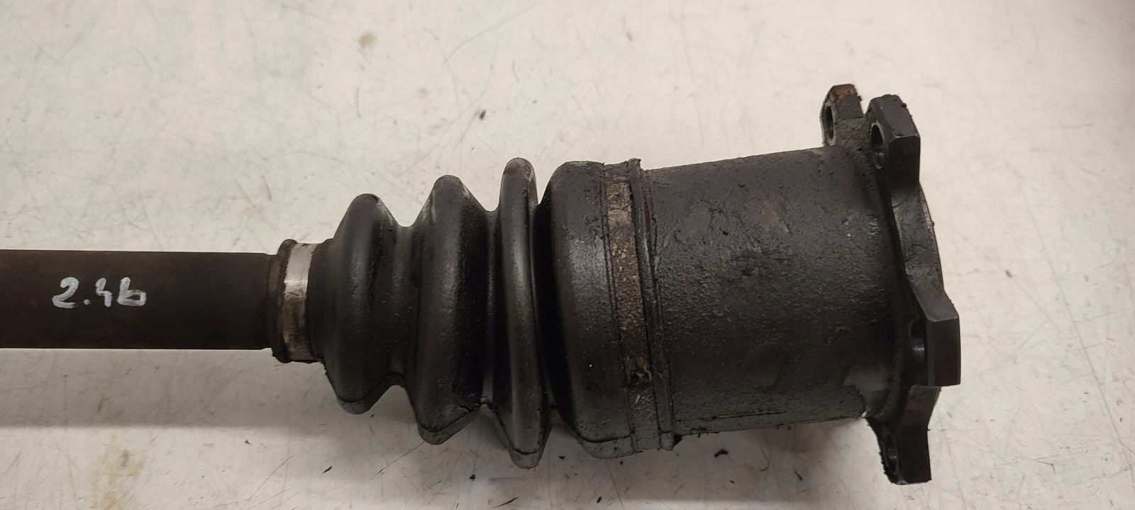 semi-axis short. Audi A4 B6 2,4