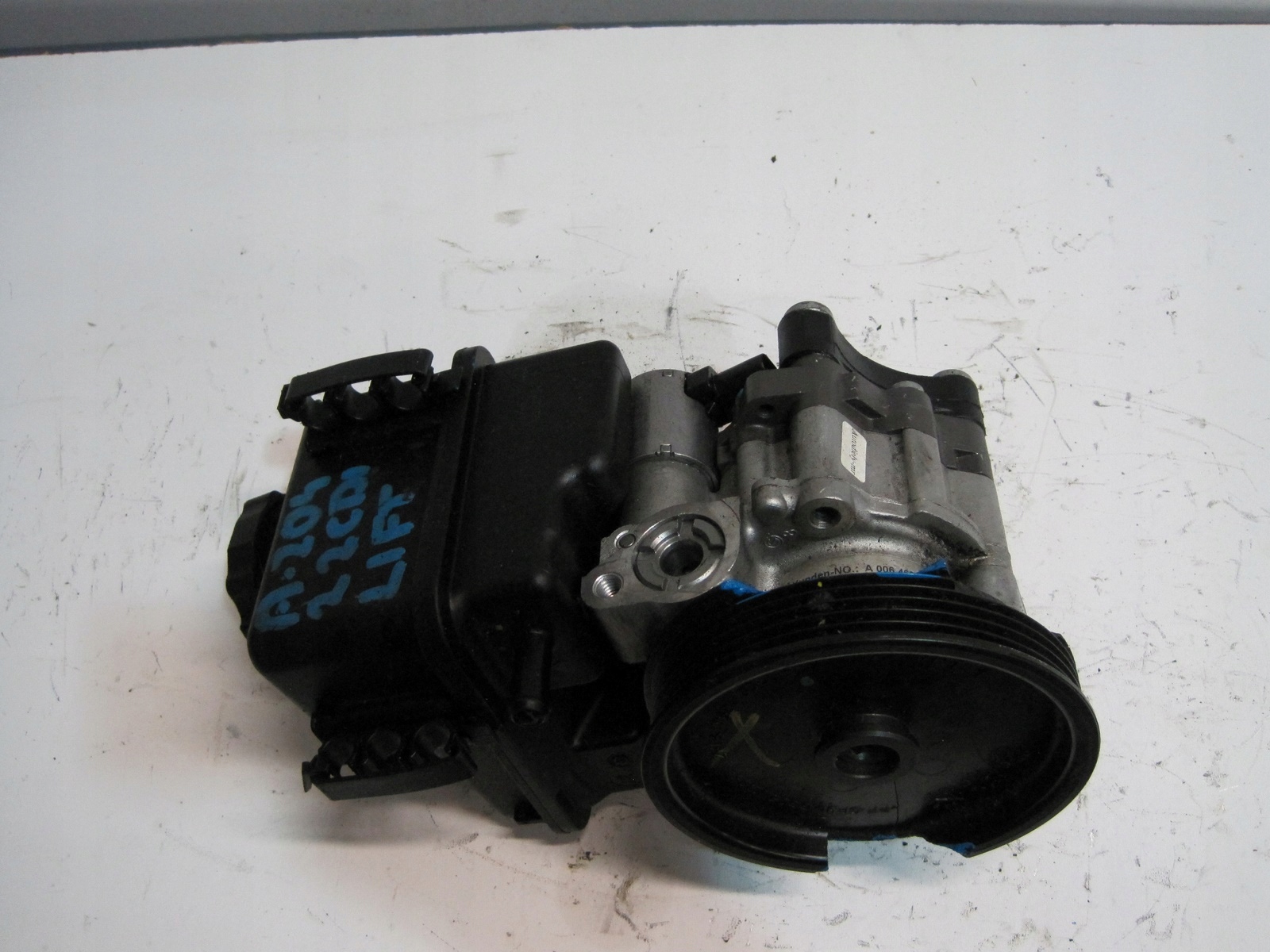 Pompa servosterzo Mercedes C KLASA 204 2,2CDI A0064664701