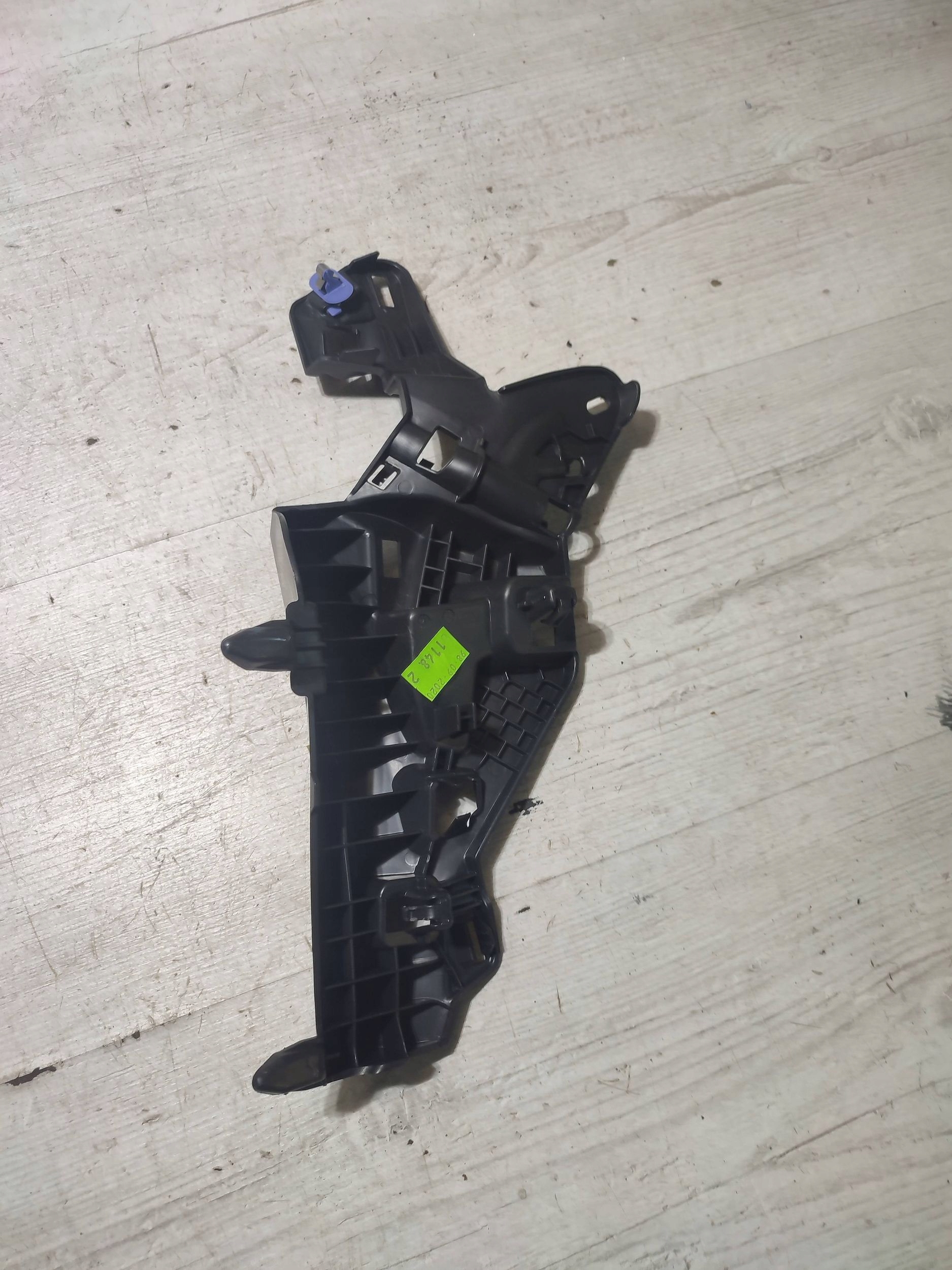 Opel Corsa F 2020 rear part side left bracket mocownanie