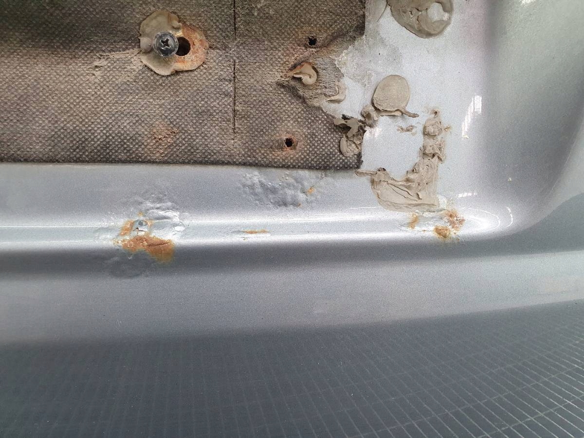 KLAPA TYŁ SZYBA BAGAŻNIKA TYLNA VW TOURAN I LIFT Typ samochodu Samochody osobowe