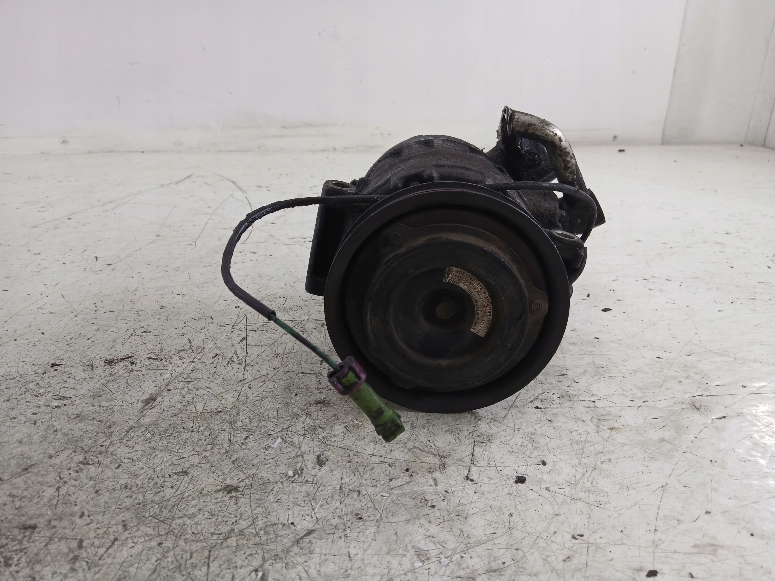 VW PASSAT B5 AUDI A6 C5 compressor compressor; of the air conditioning 8D0260805J