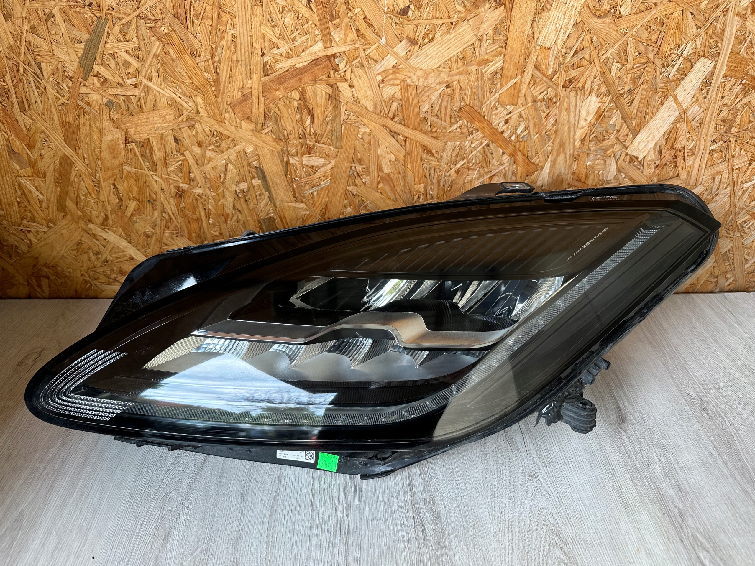 Svetlo ľavá JAGUAR E-PACE FULL LED