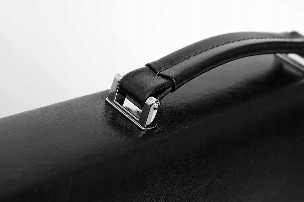 SKÓRZANA AKTÓWKA TECZKA LISTONOSZKA SOLOME BOSTON Kolor czarny