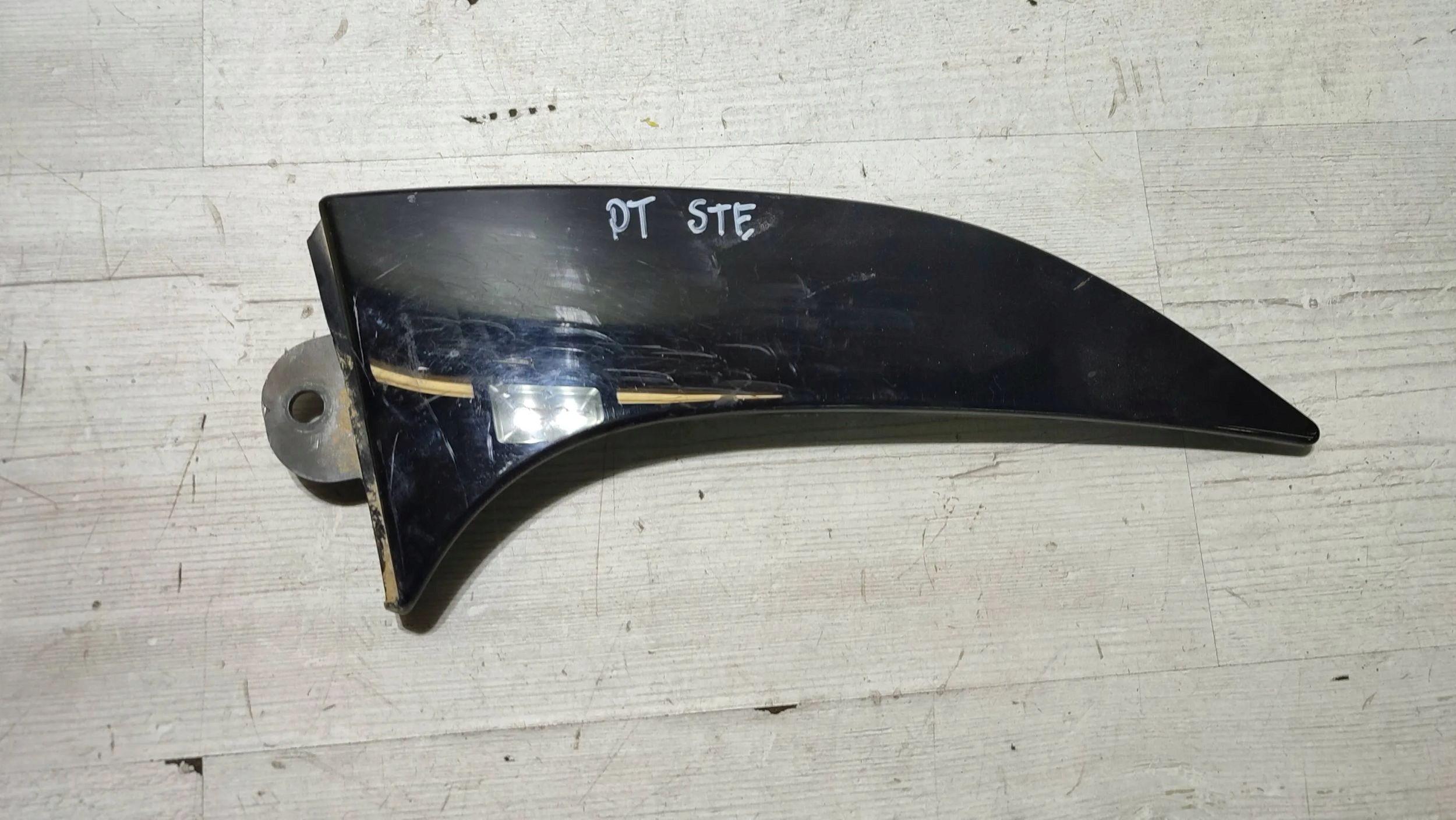 Alfa Romeo Stelvio 2021 rear part side right moulding covering windows