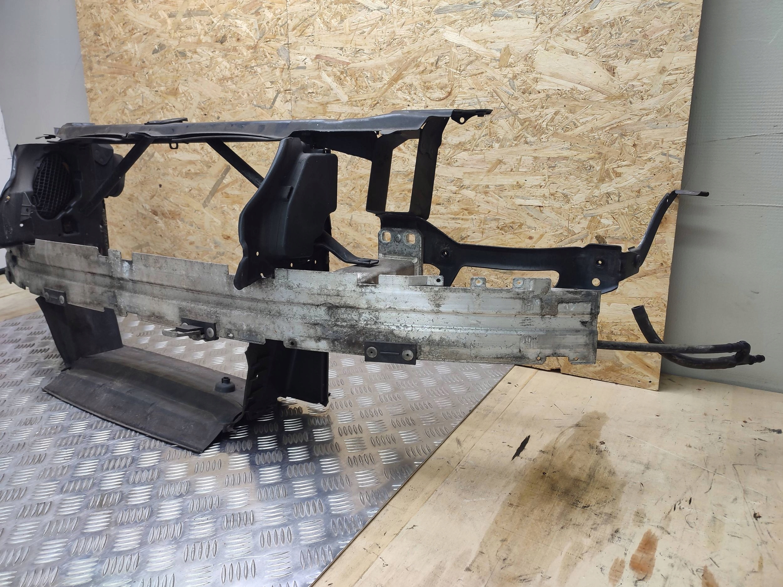 BMW E60 E61 support panel for radiators pillar iron sider front