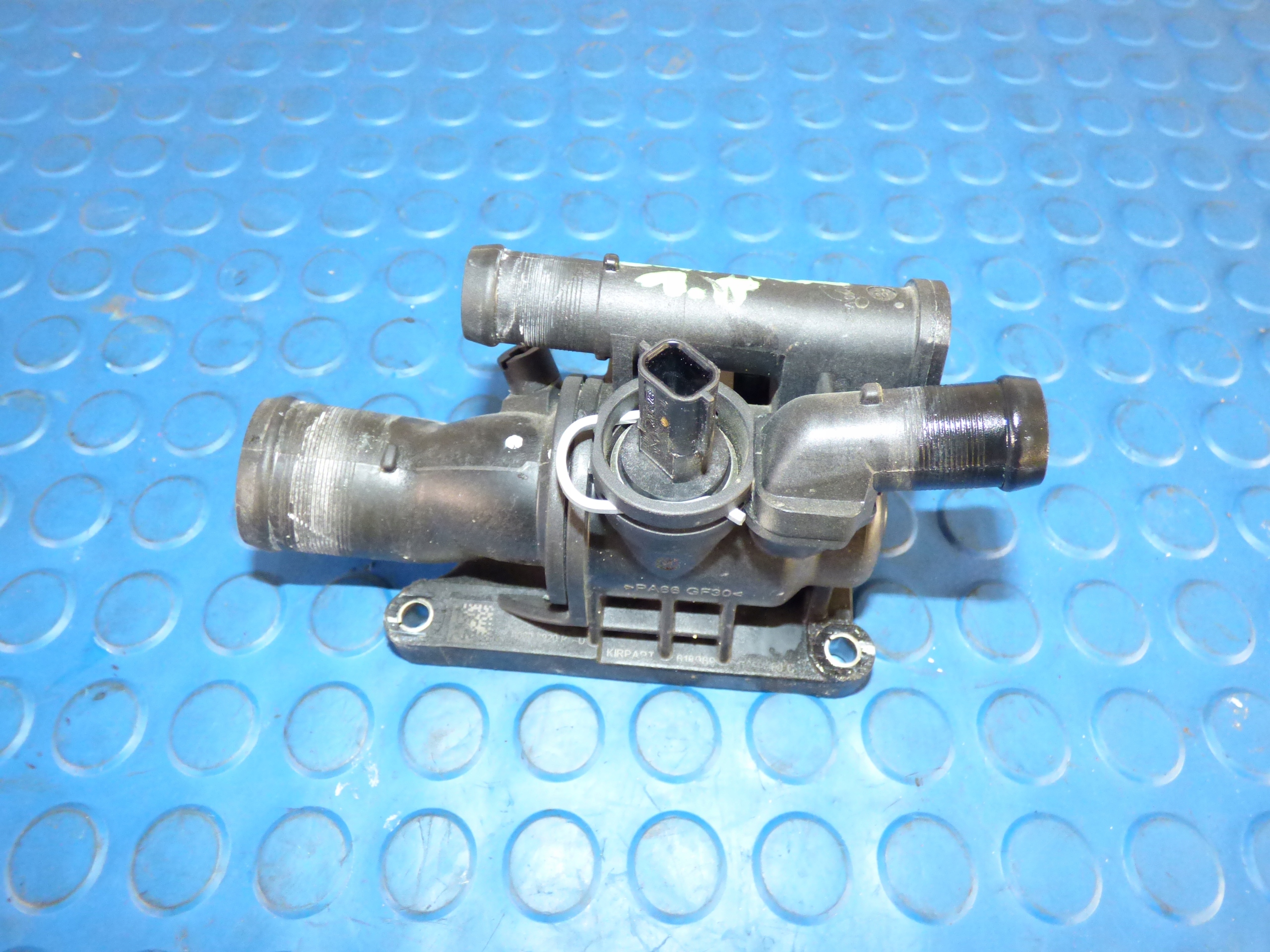 obudowa termostatu 110608920R CAPTUR II 1.5 DCI