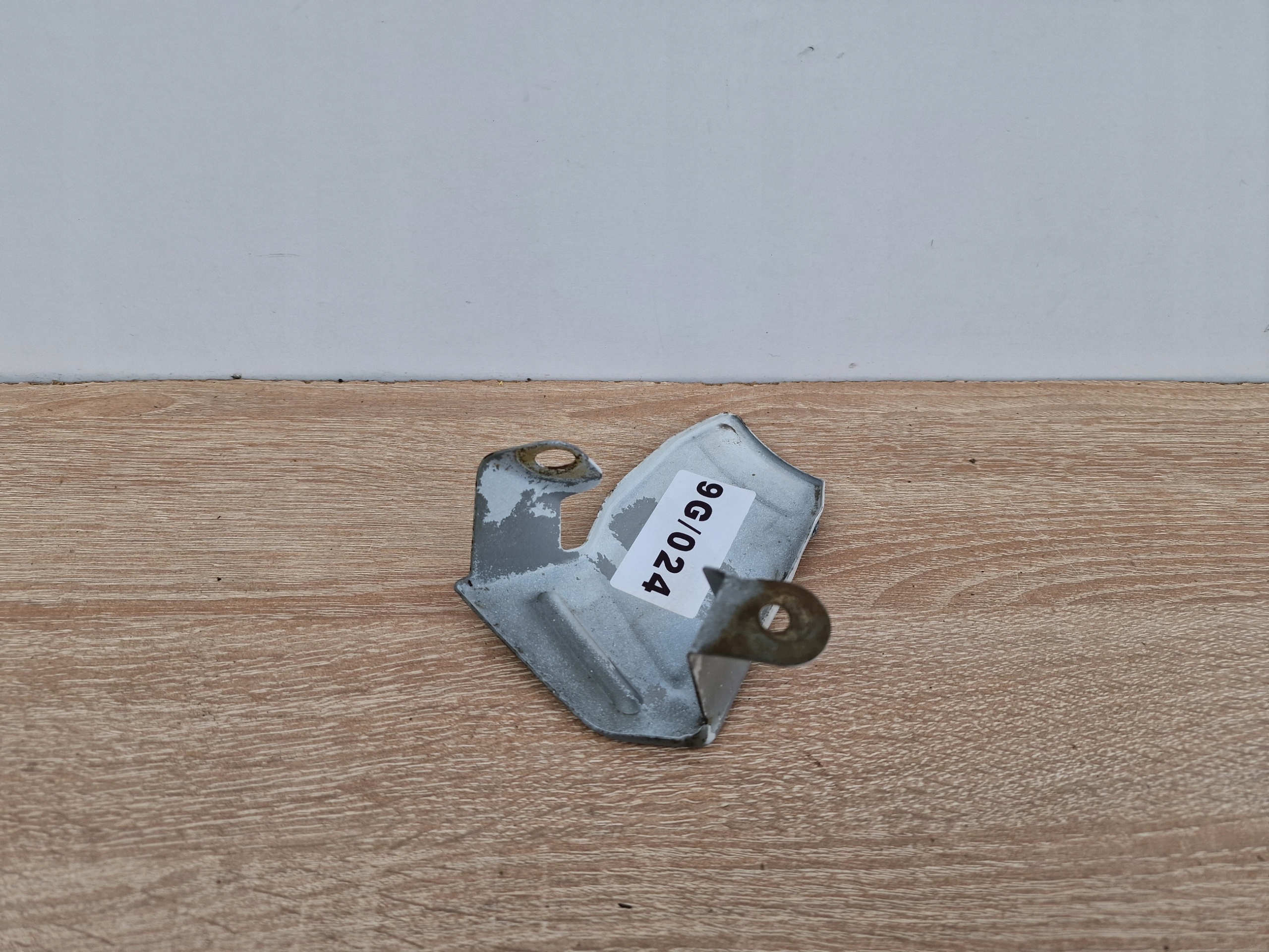 HYUNDAI COUPE TIBURON left bracket console fender