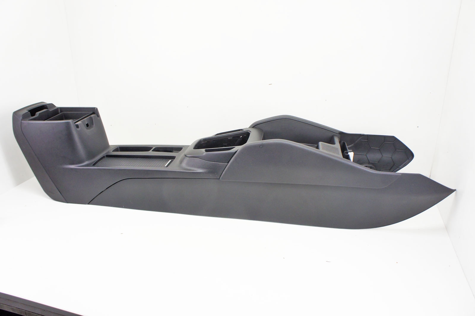 PX022 FORD Focus Mk4 тунель середина универсал