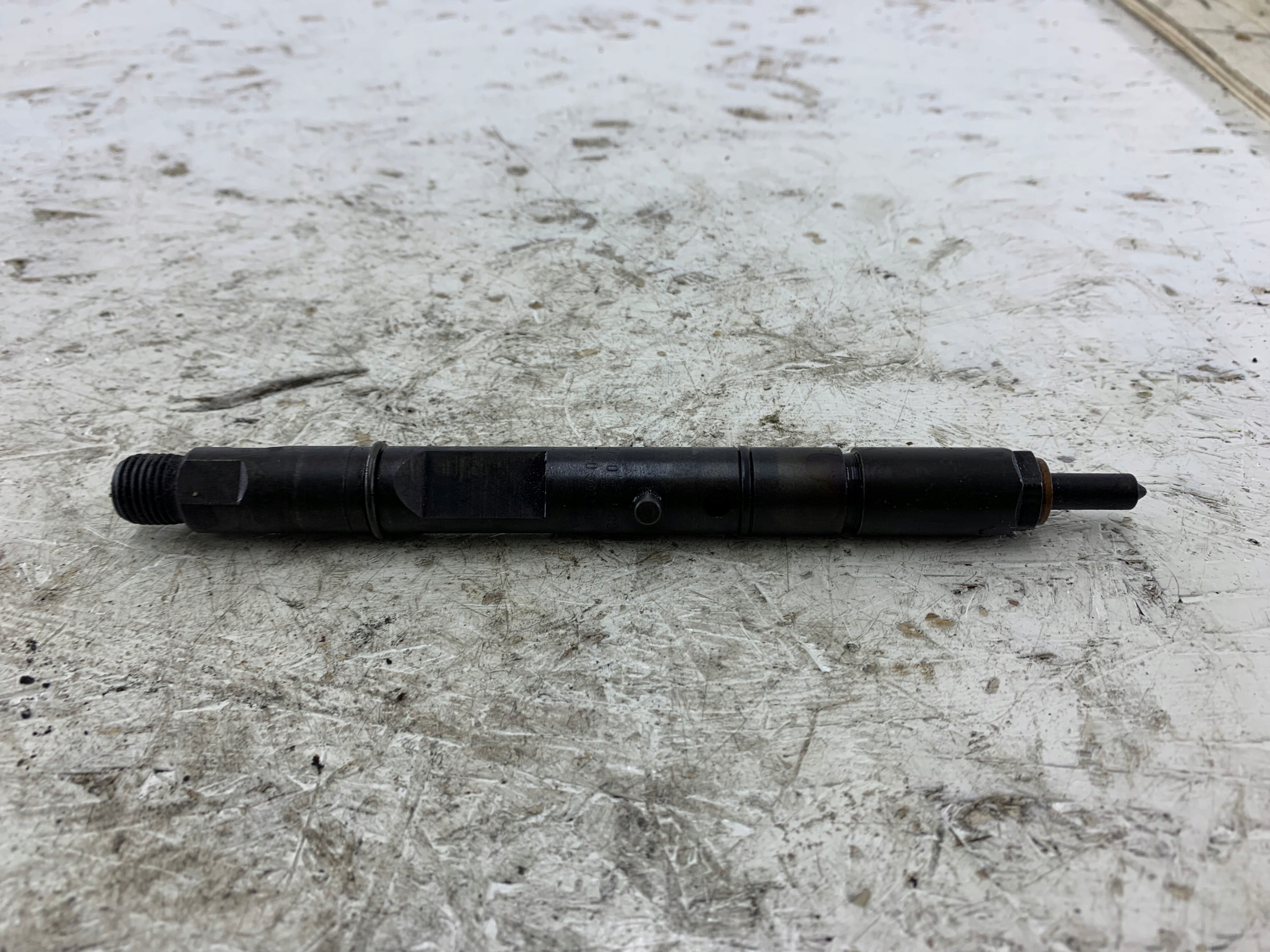 AUDI A6 C5 VW PASSAT B5 2.5 TDI injector nozzle 059130201B